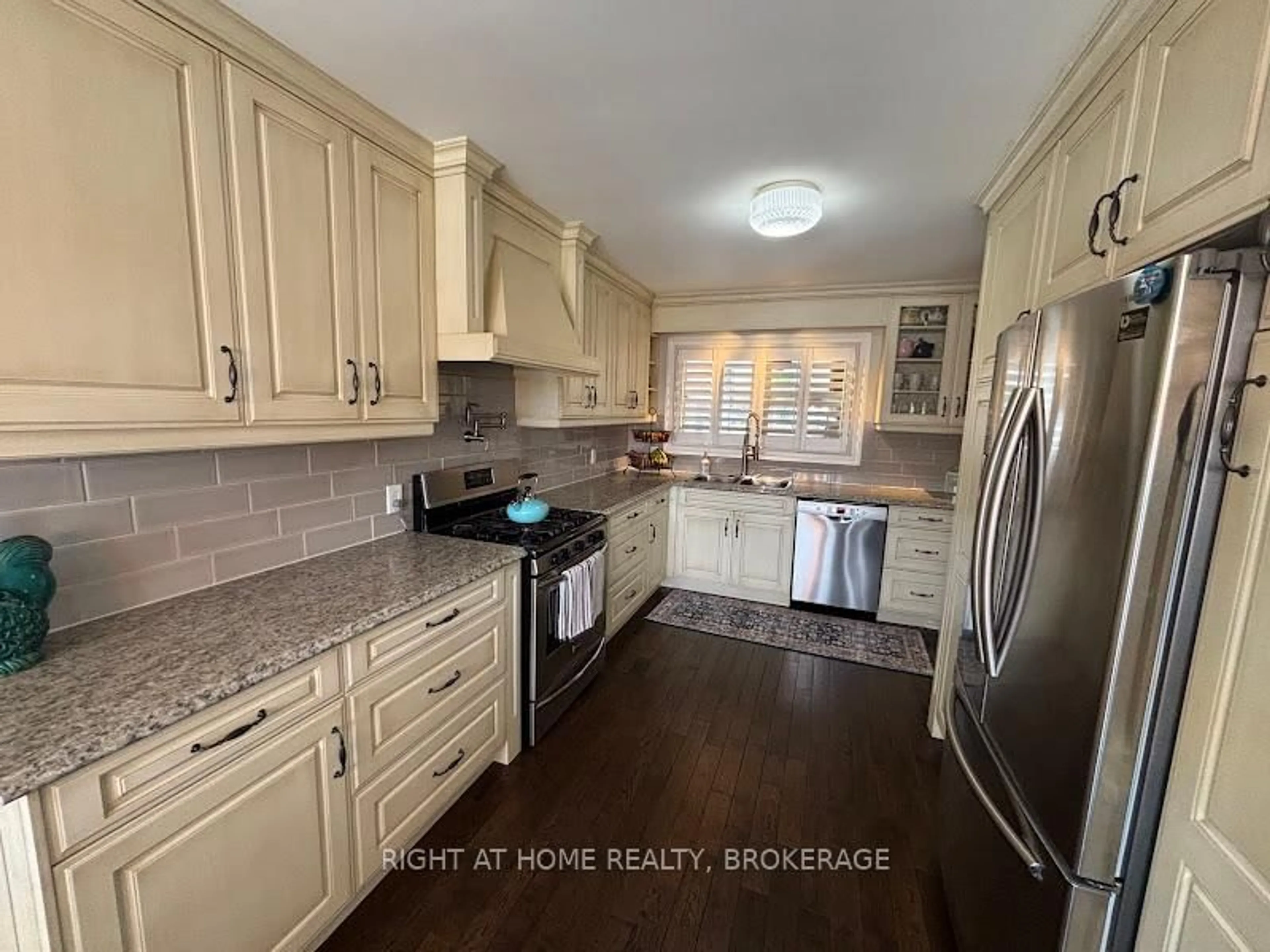 Open concept kitchen, unknown for 57 Metcalfe St, Thorold Ontario L2V 3A2