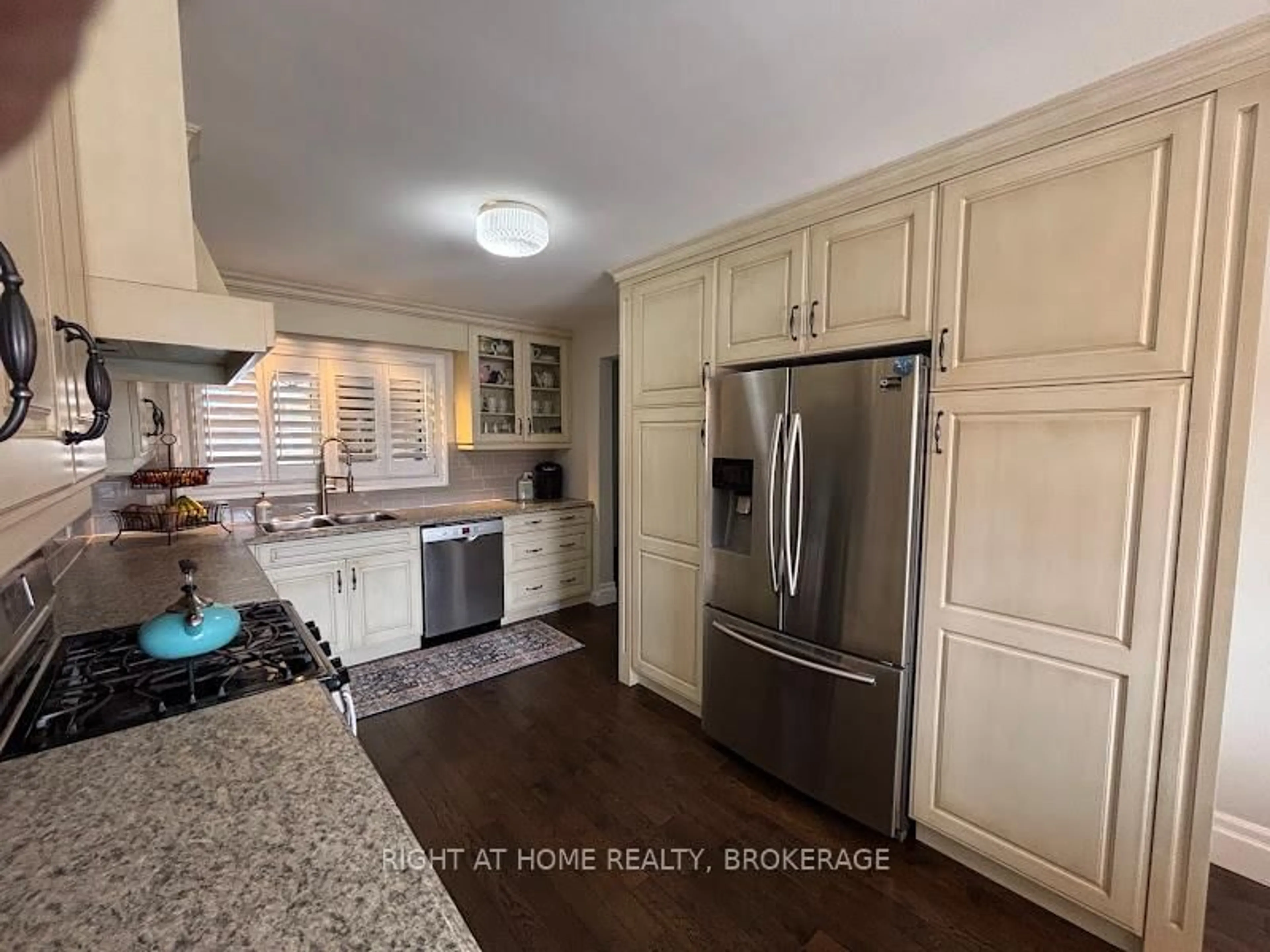 Open concept kitchen, unknown for 57 Metcalfe St, Thorold Ontario L2V 3A2