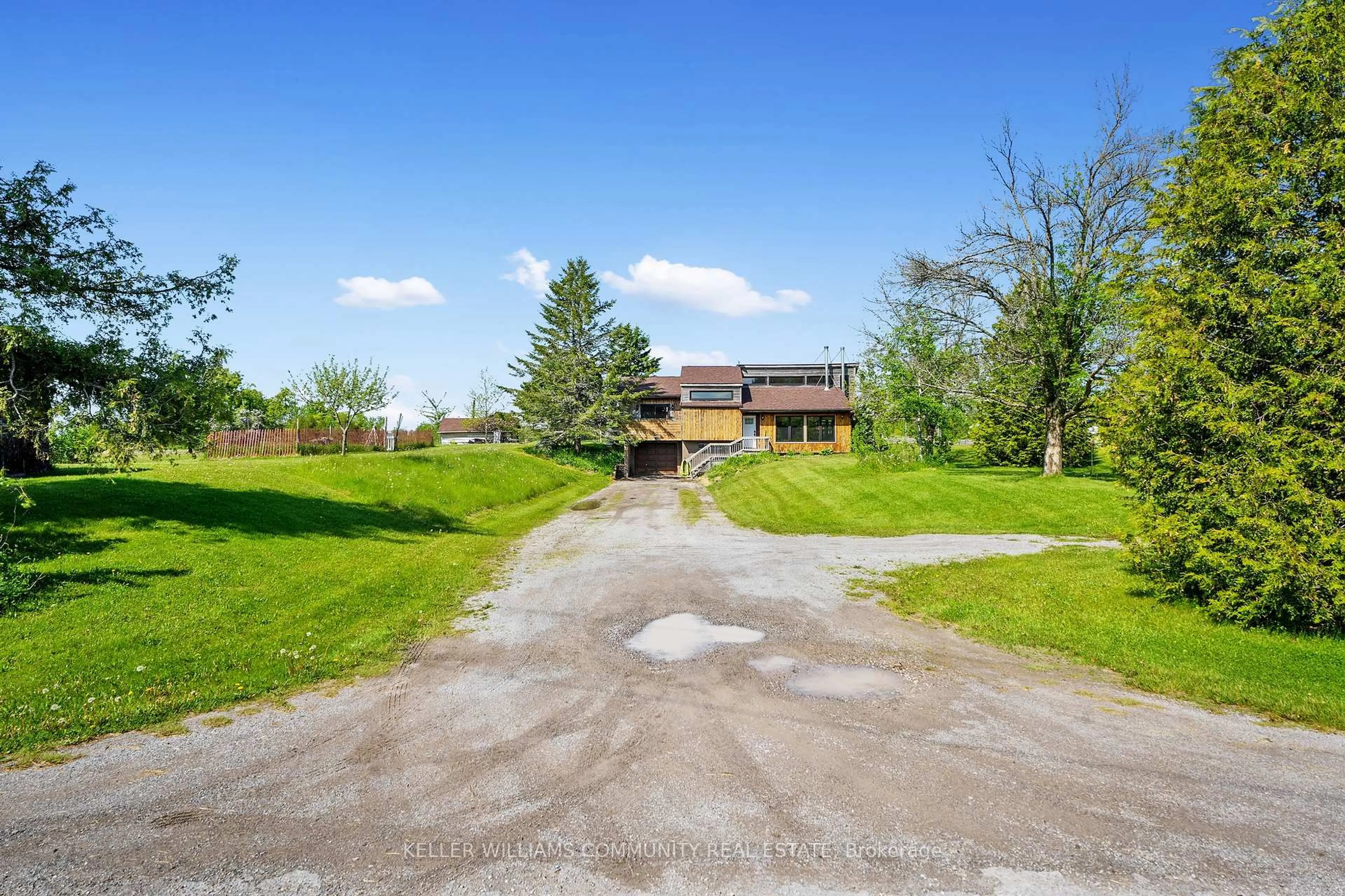 A pic from outside/outdoor area/front of a property/back of a property/a pic from drone, unknown for 2574 Asphodel 12th Line, Asphodel-Norwood Ontario K0L 2V0