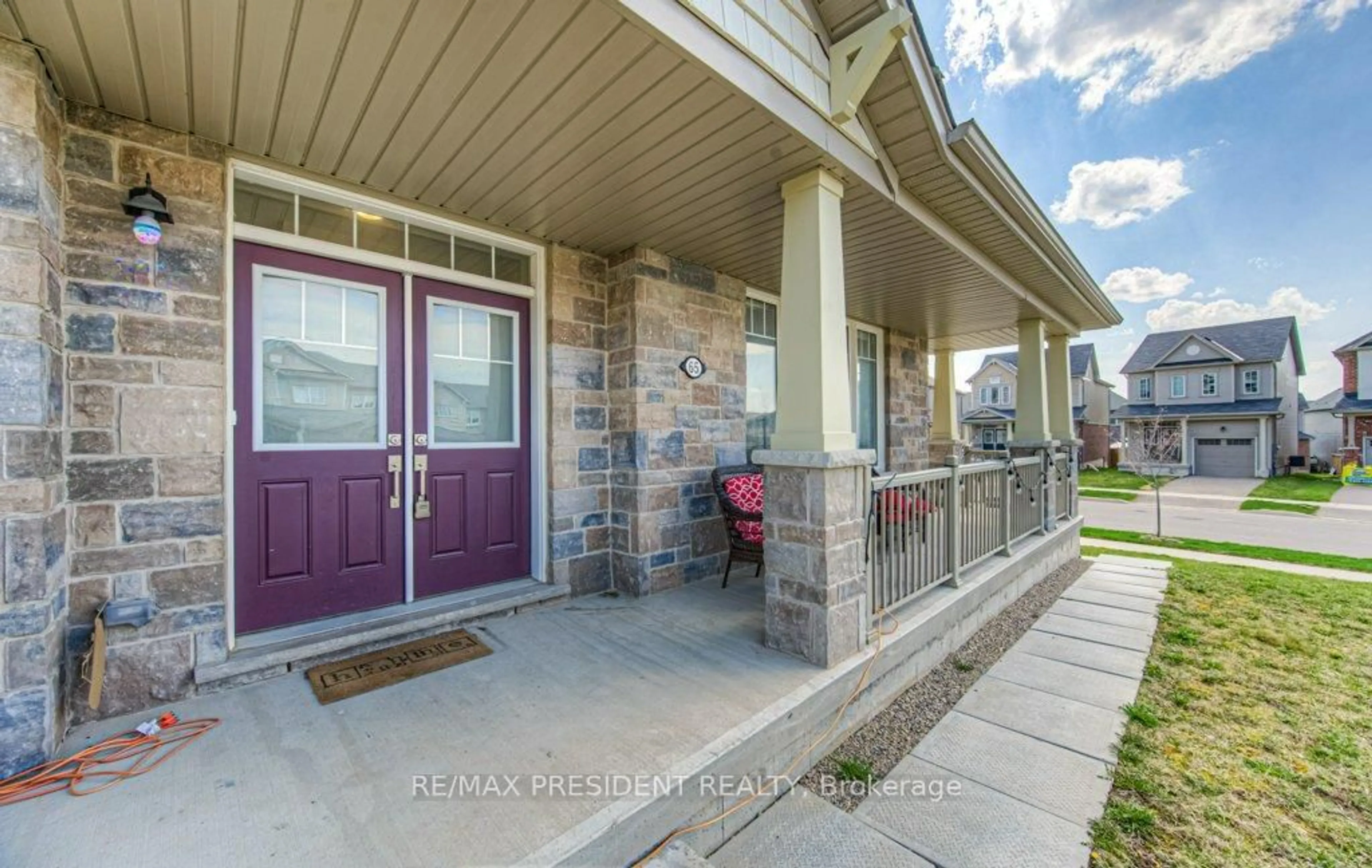 Indoor entryway for 65 Tilbury St, Woolwich Ontario N0B 1M0