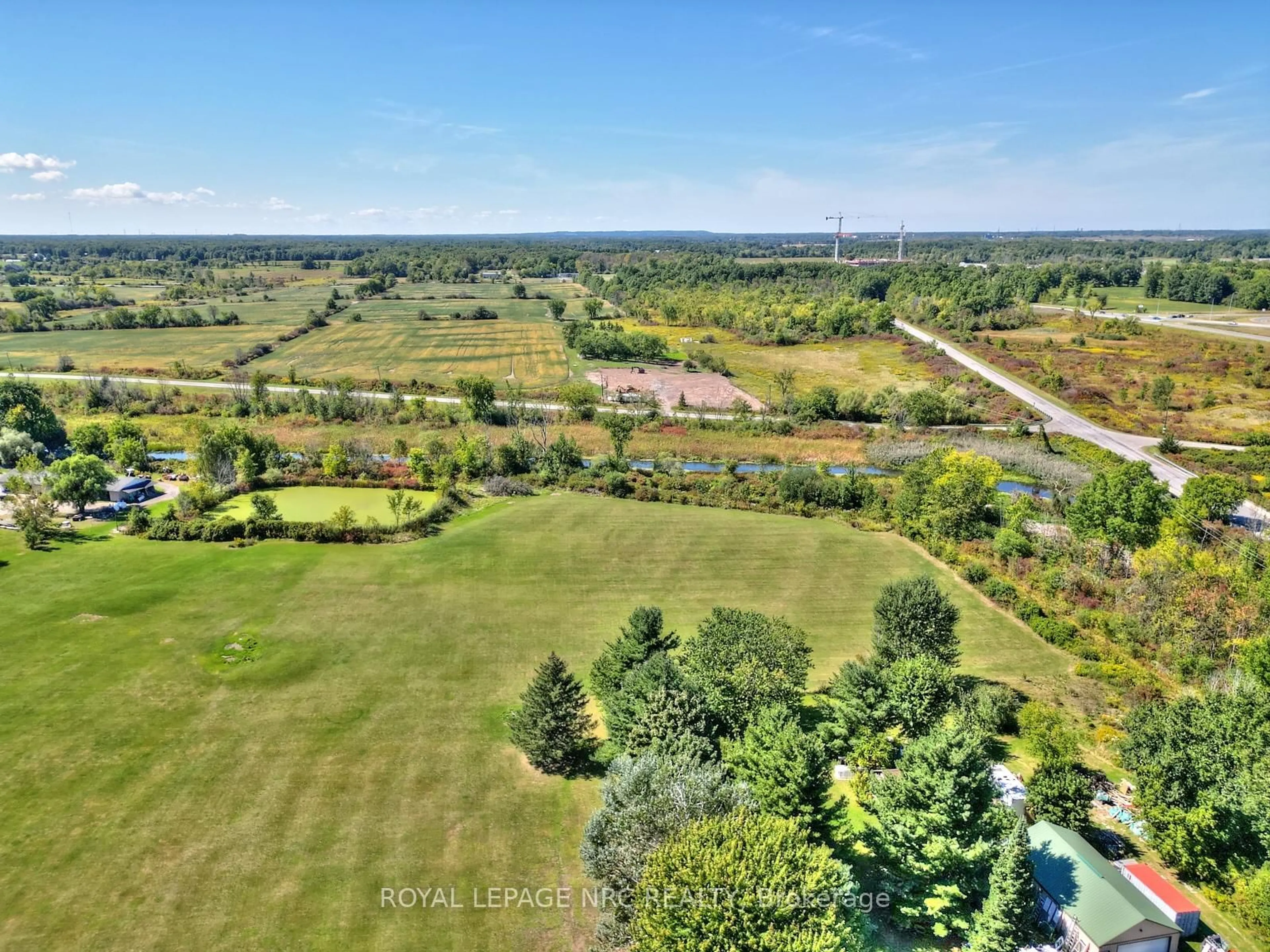 A pic from outside/outdoor area/front of a property/back of a property/a pic from drone, water/lake/river/ocean view for 10266 Willodell Rd, Niagara Falls Ontario L0S 1K0