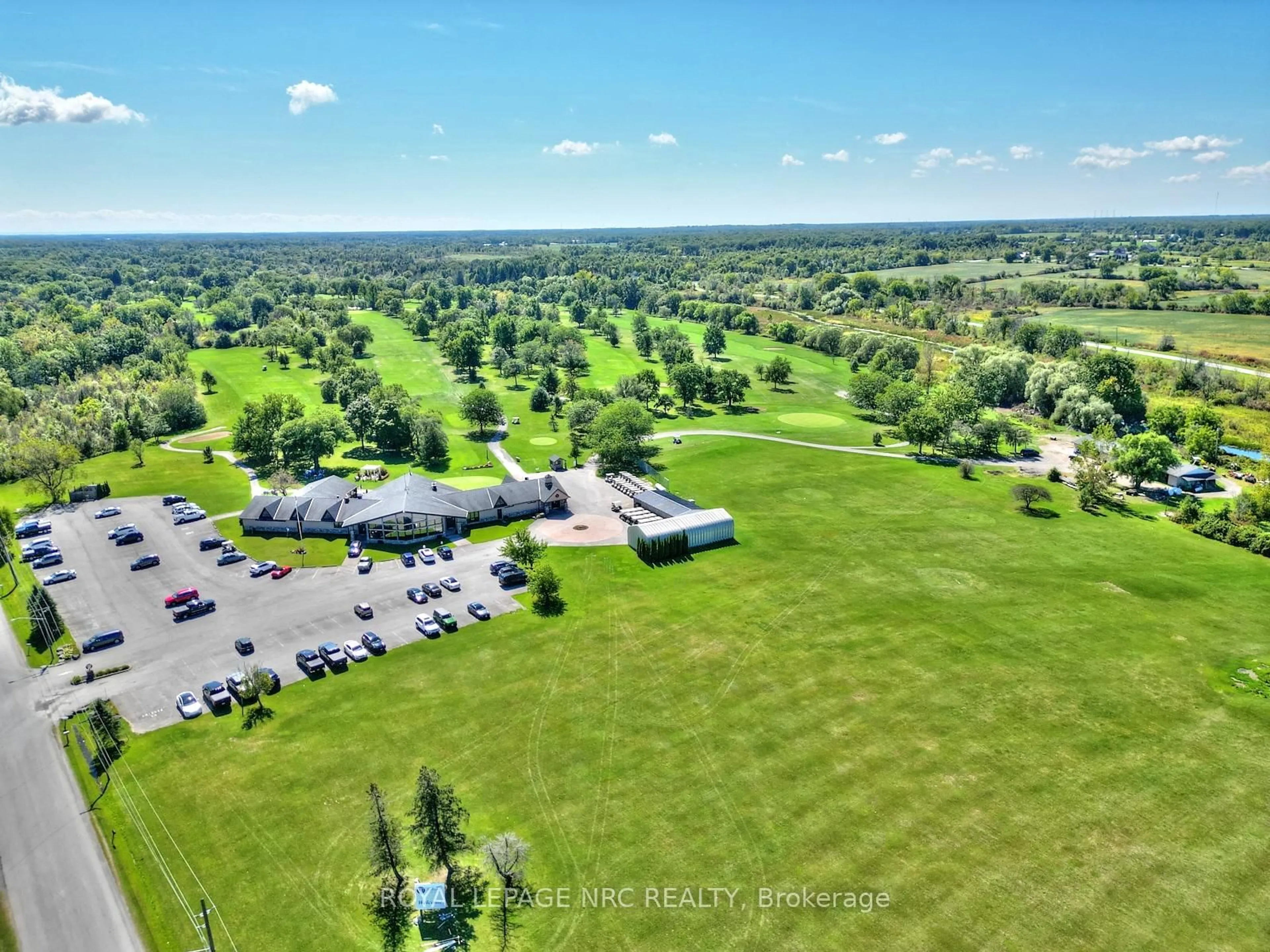 A pic from outside/outdoor area/front of a property/back of a property/a pic from drone, unknown for 10266 Willodell Rd, Niagara Falls Ontario L0S 1K0