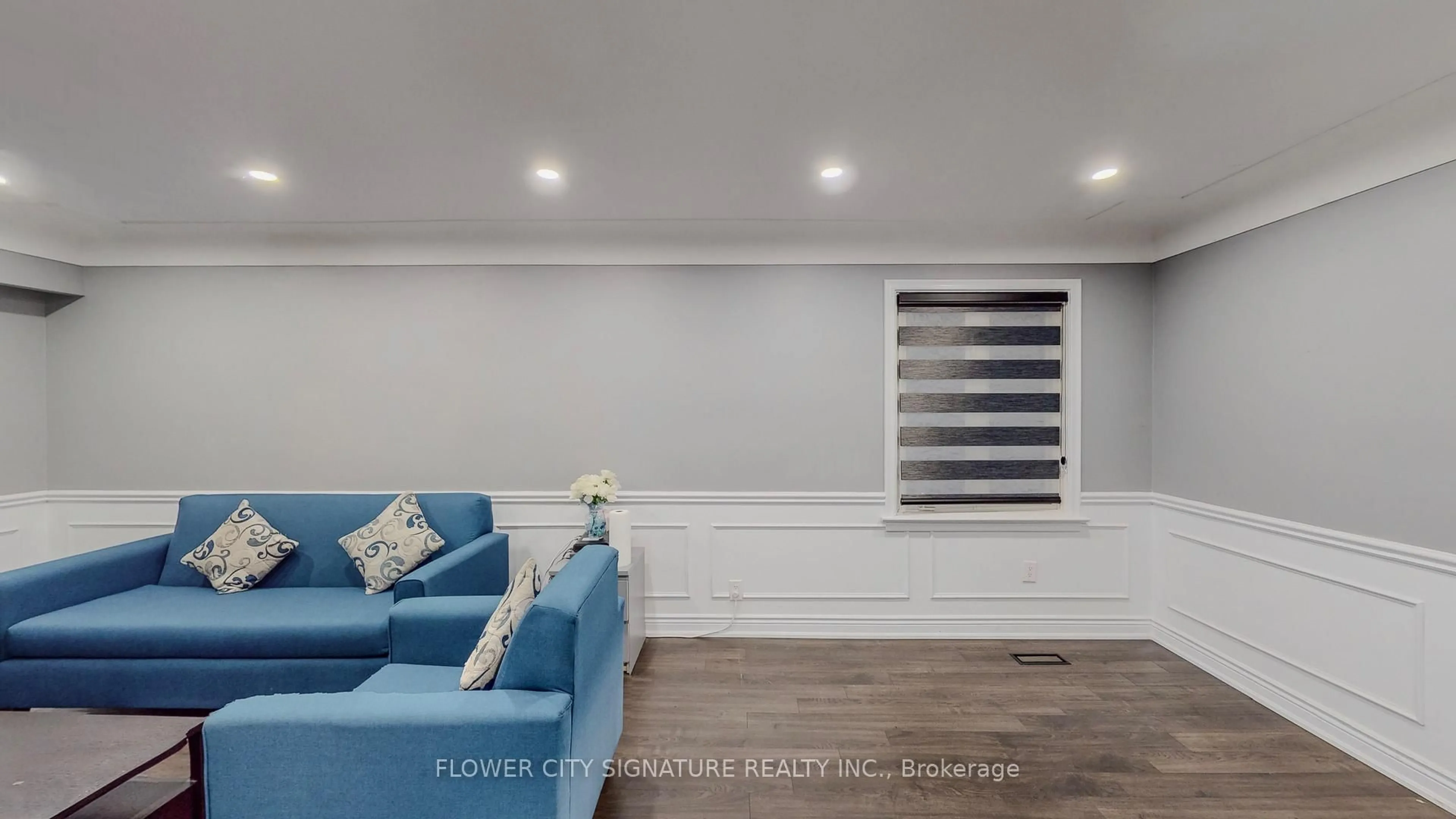 Home theater for 11 Rita St, Hamilton Ontario L9H 4S1