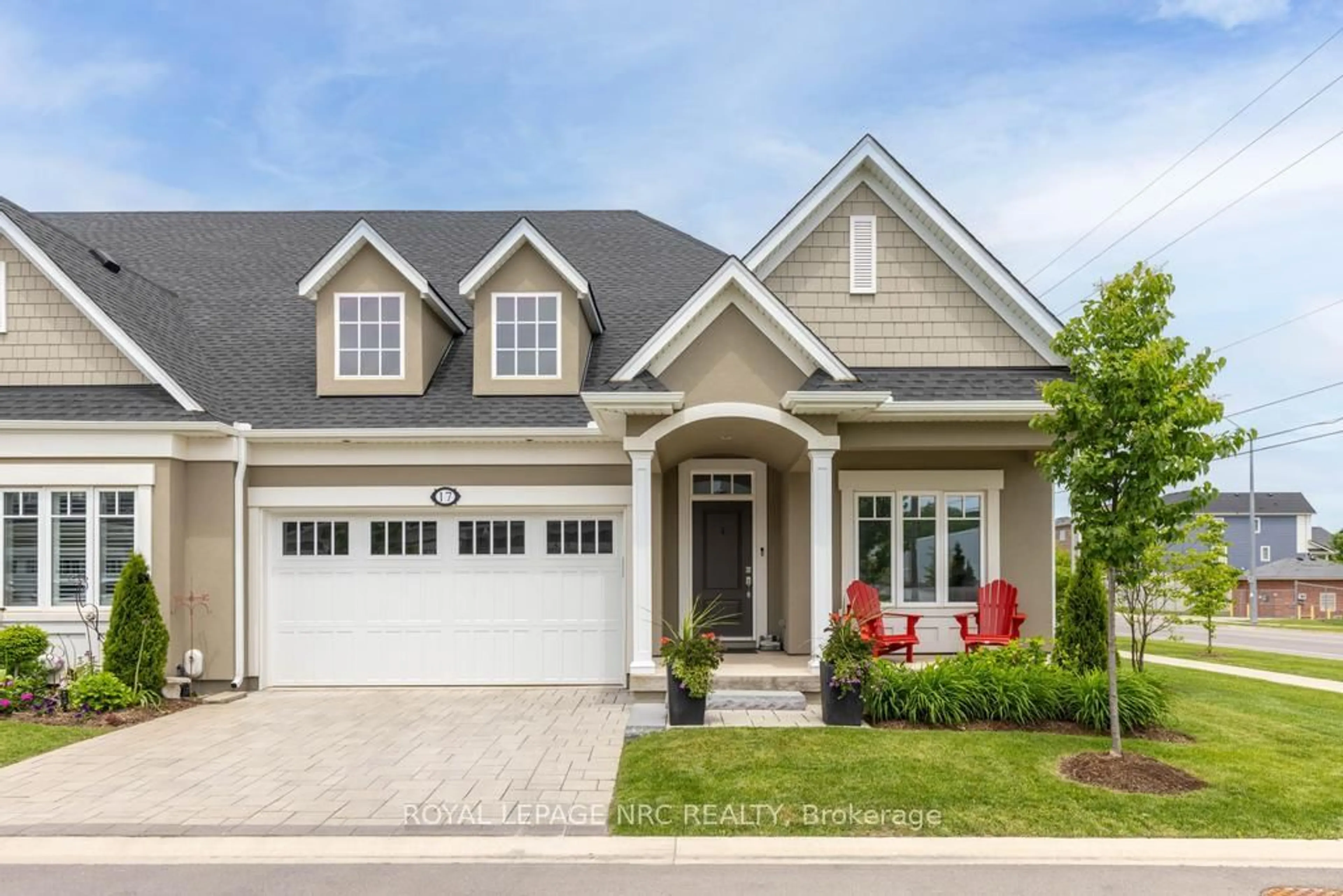 Home with vinyl exterior material, street for 17 Mills Lane, Niagara-on-the-Lake Ontario L0S 1J1