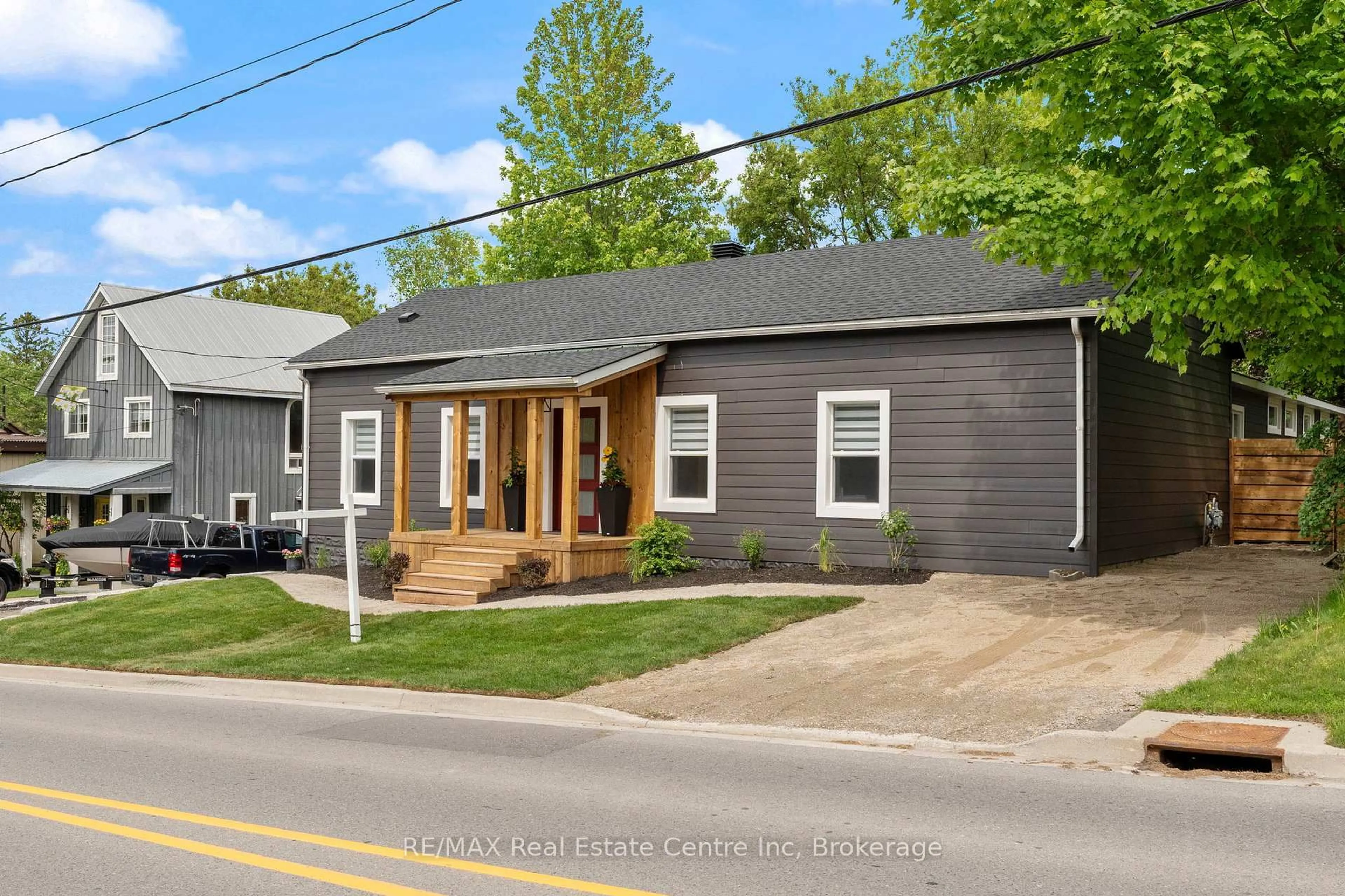 Home with vinyl exterior material, street for 1283 Swan St, North Dumfries Ontario N0B 1E0