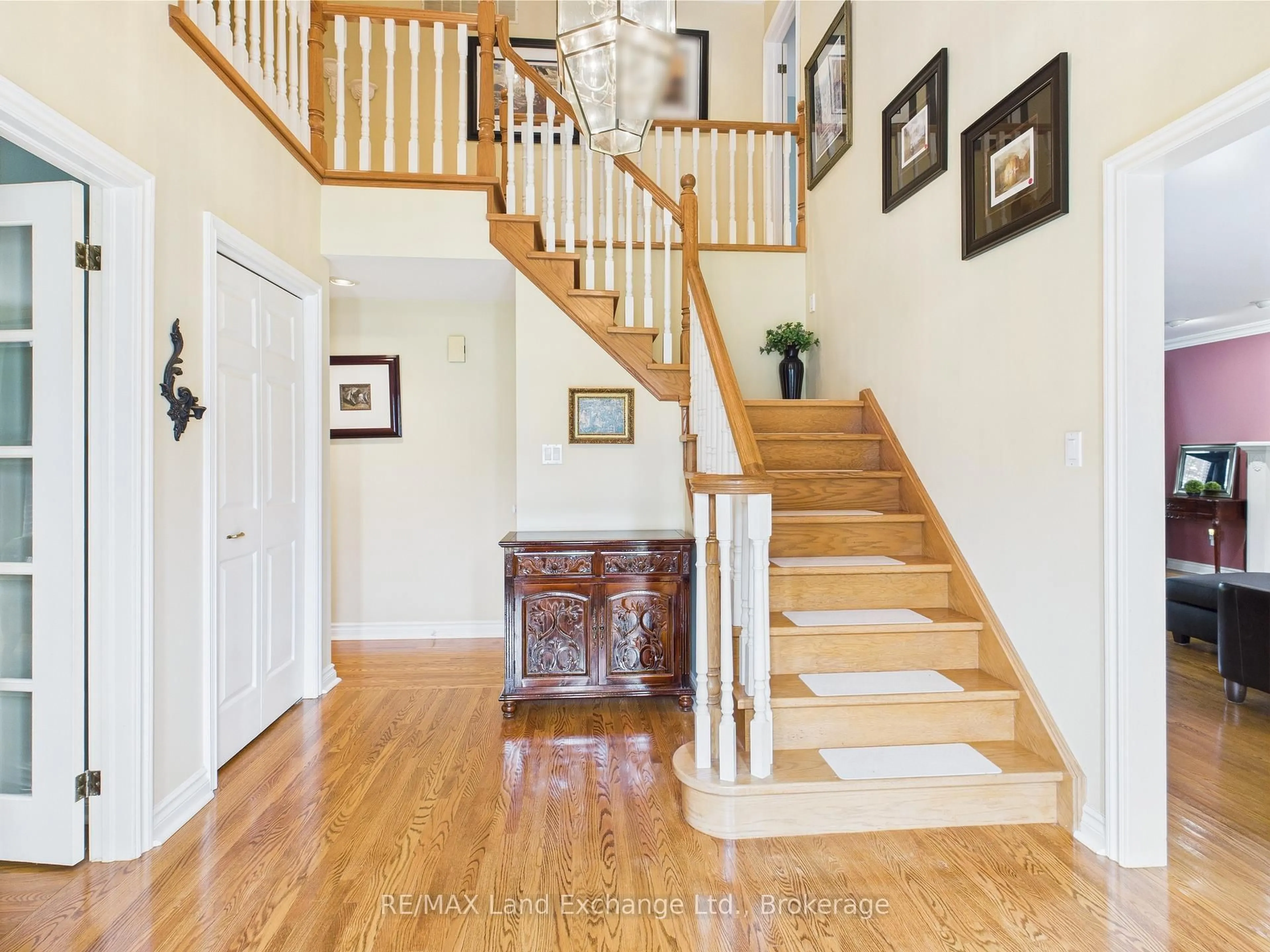 Indoor entryway for 4 Eastwood Cres, Kincardine Ontario N0G 2T0