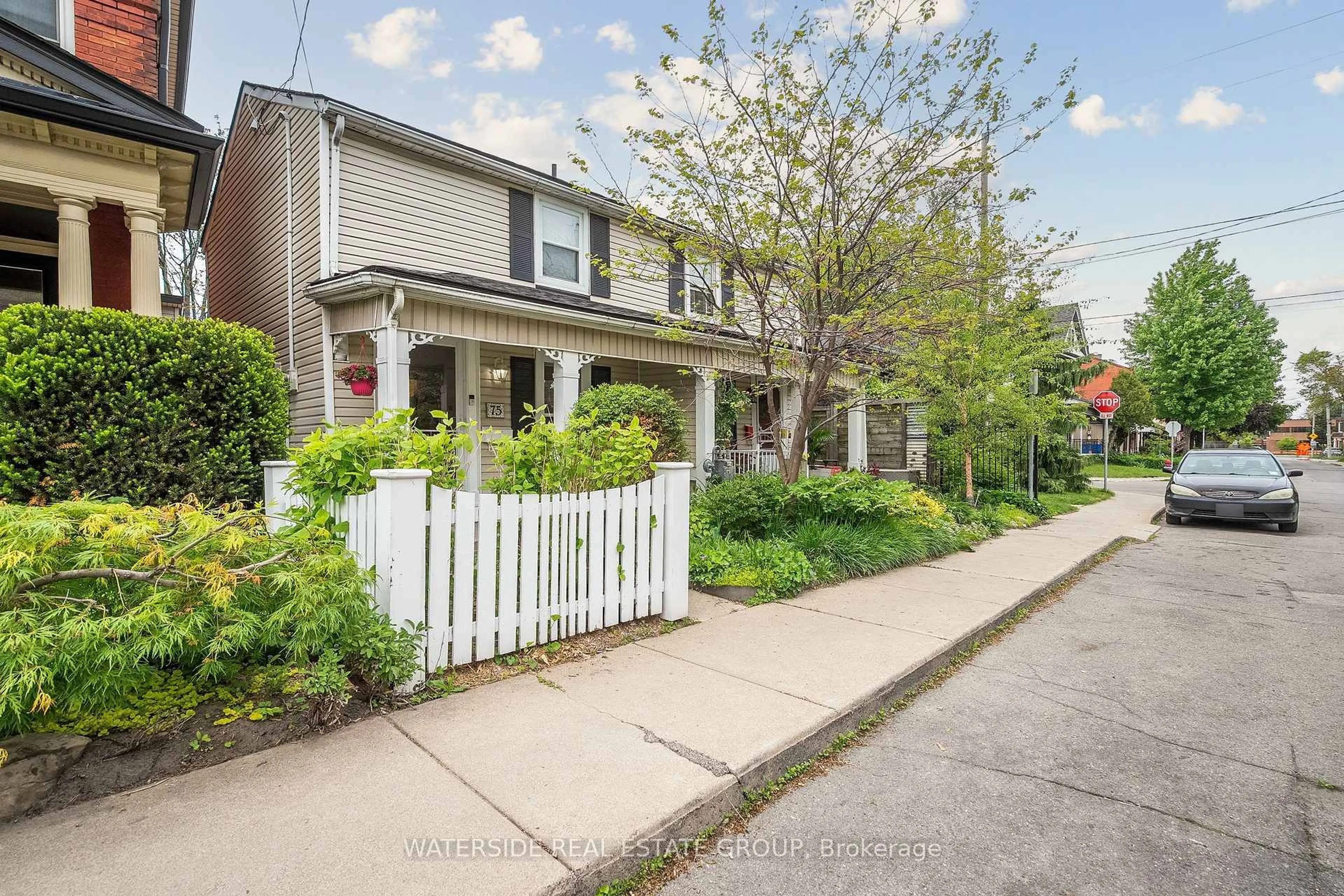 Unknown for 75 Ray St, Hamilton Ontario L8R 2X7