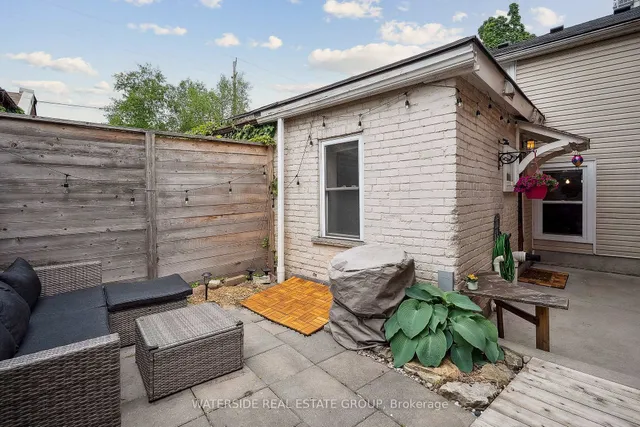 Primary image of 75 Ray St