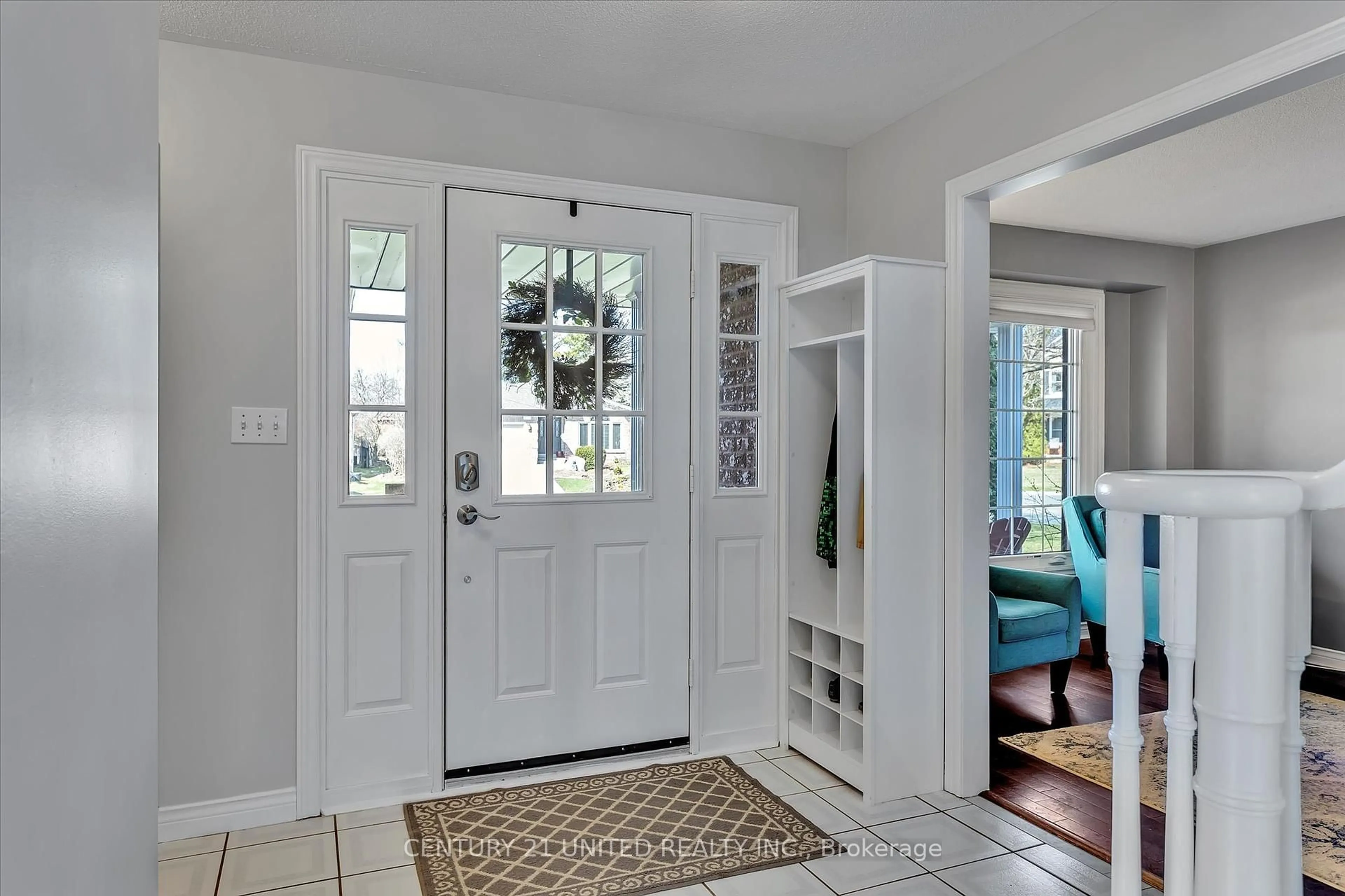 Indoor entryway for 1517 Glenforest Cres, Peterborough West Ontario K9K 2J2