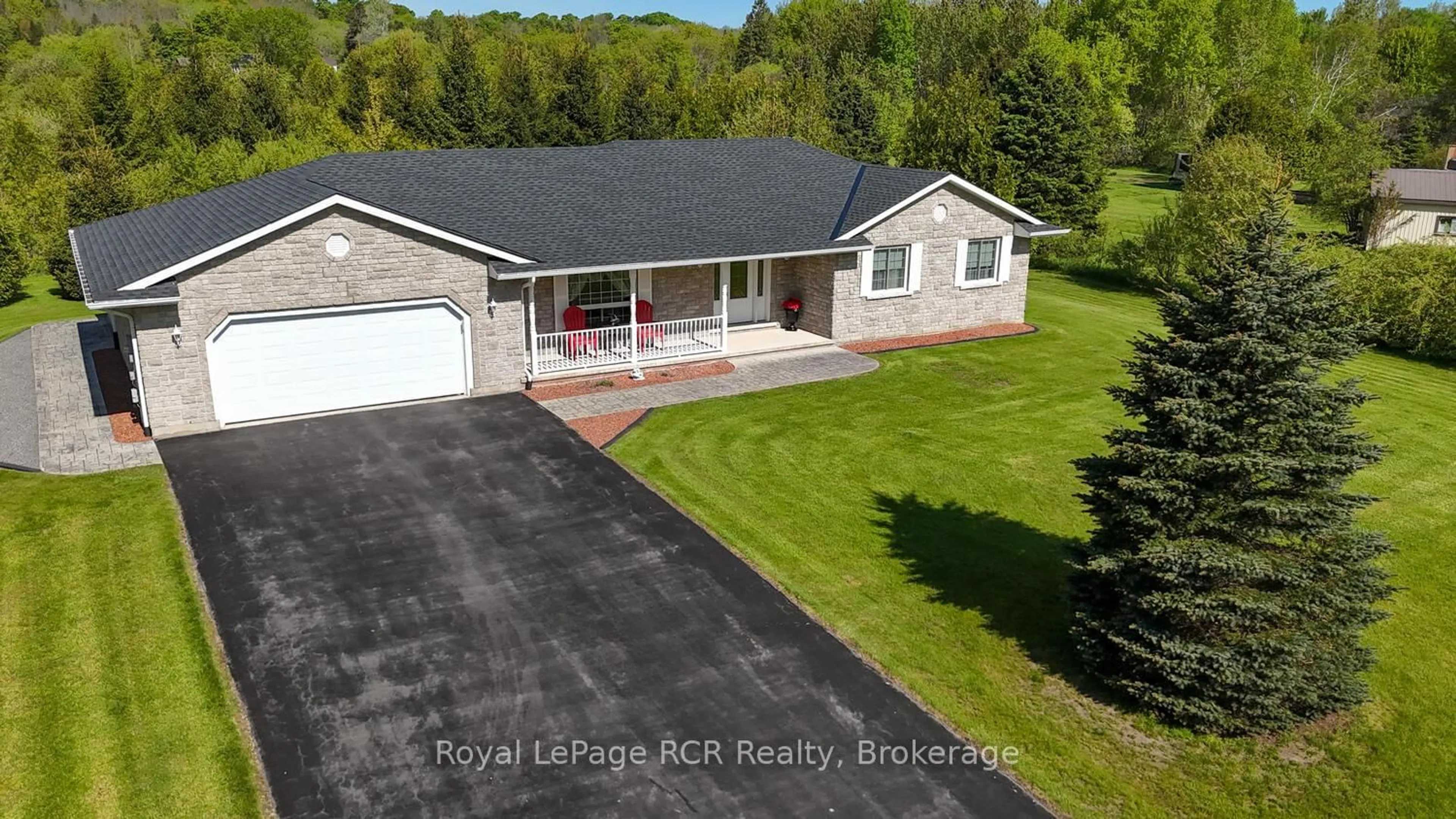 A pic from outside/outdoor area/front of a property/back of a property/a pic from drone, unknown for 280 Somers St, Georgian Bluffs Ontario N4K 6V5