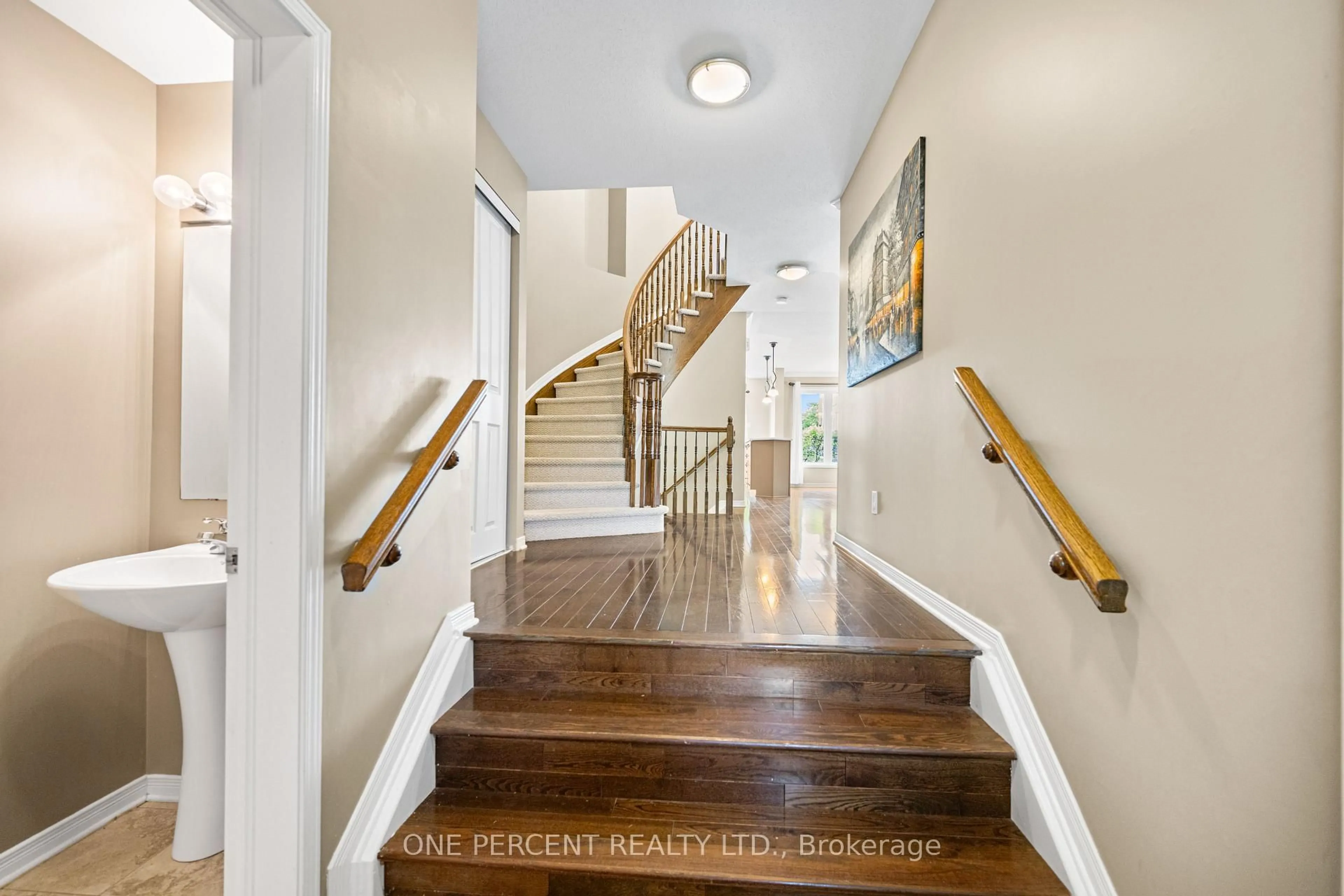 Indoor entryway for 409 Breckenridge Cres, Ottawa Ontario K2W 1J1