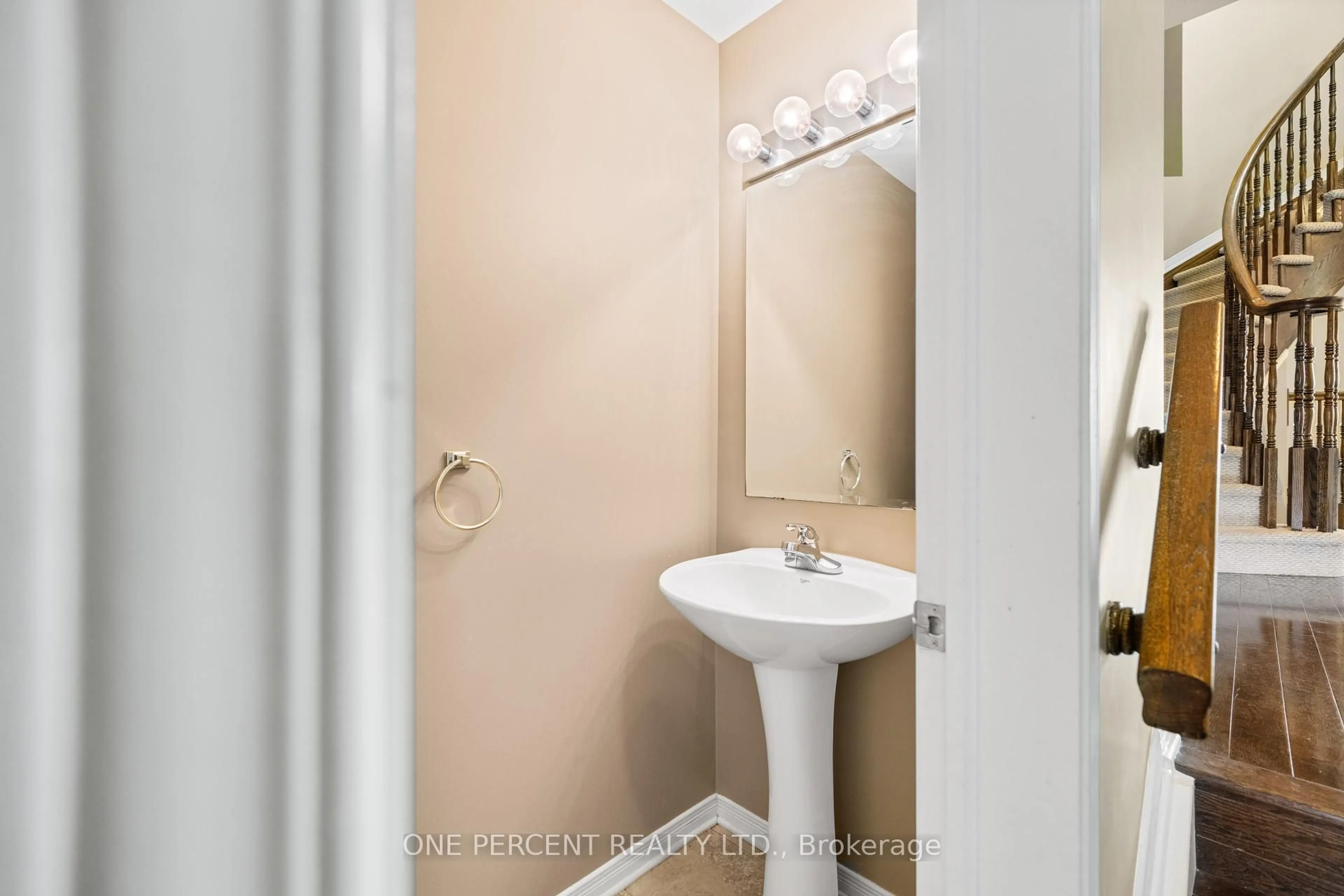Standard bathroom, unknown for 409 Breckenridge Cres, Ottawa Ontario K2W 1J1