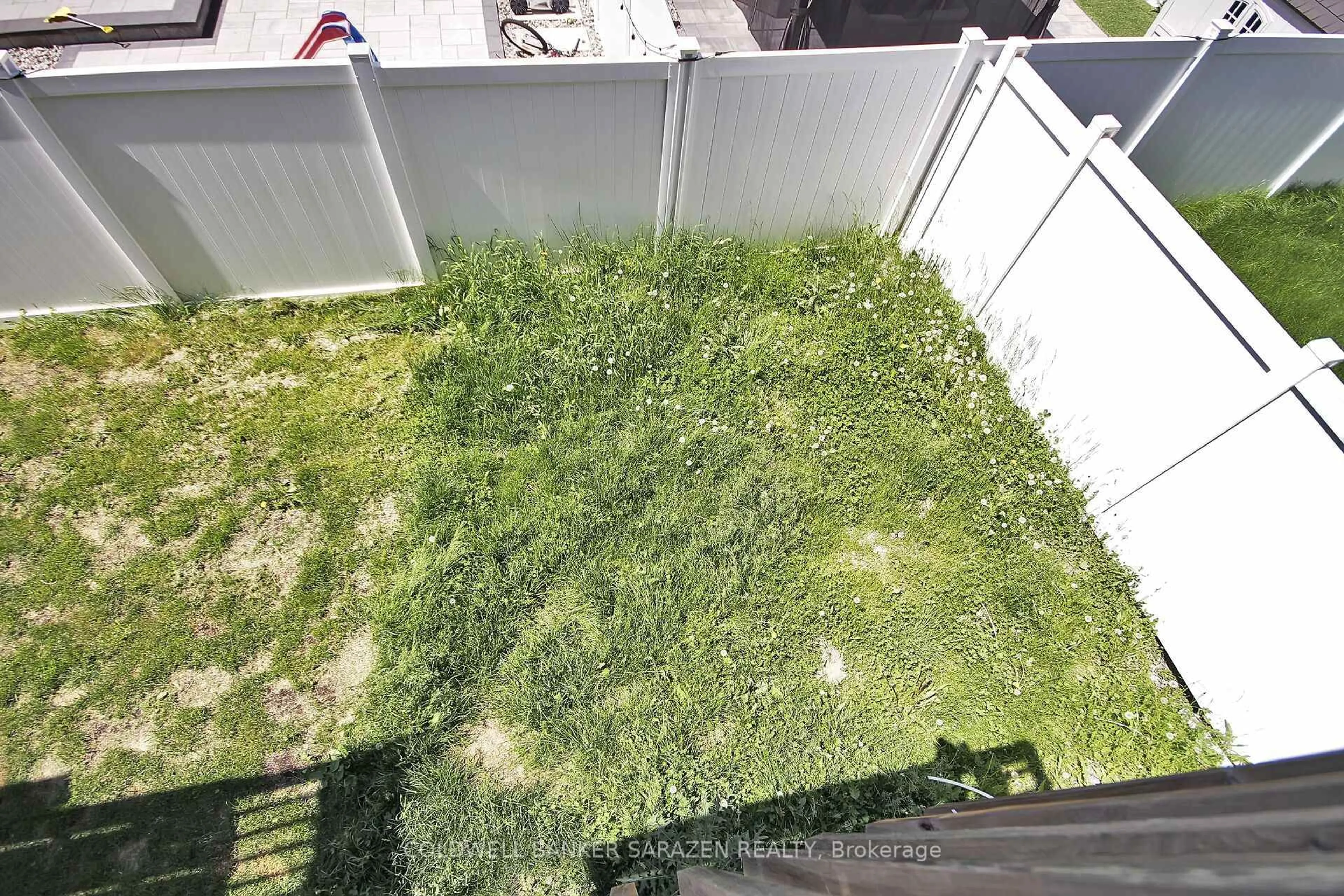 A pic from outside/outdoor area/front of a property/back of a property/a pic from drone, street for 438 Meadowbreeze Dr, Ottawa Ontario K2M 2T6