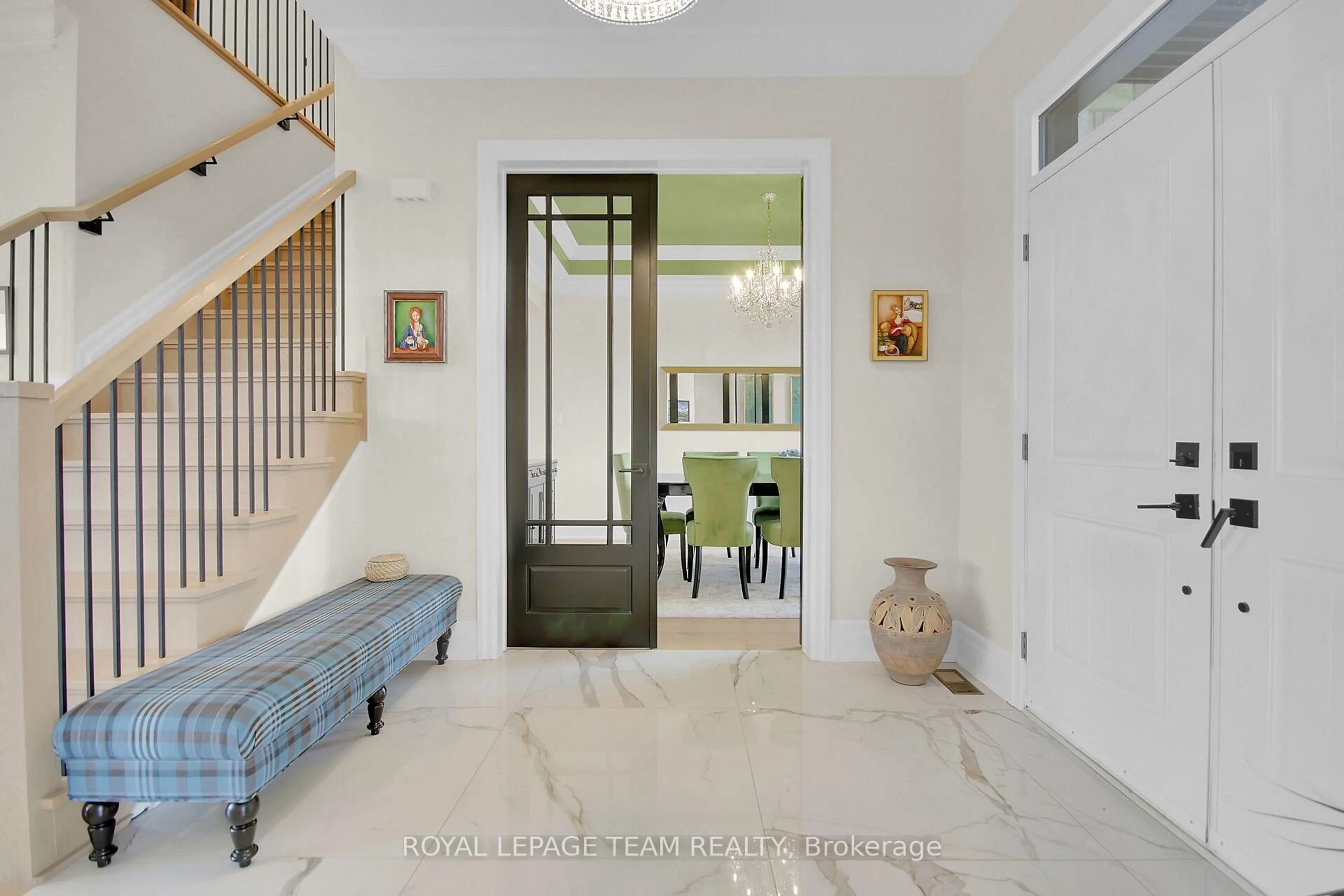 Indoor entryway for 4019 Perennial Way, Ottawa Ontario K4P 0G7