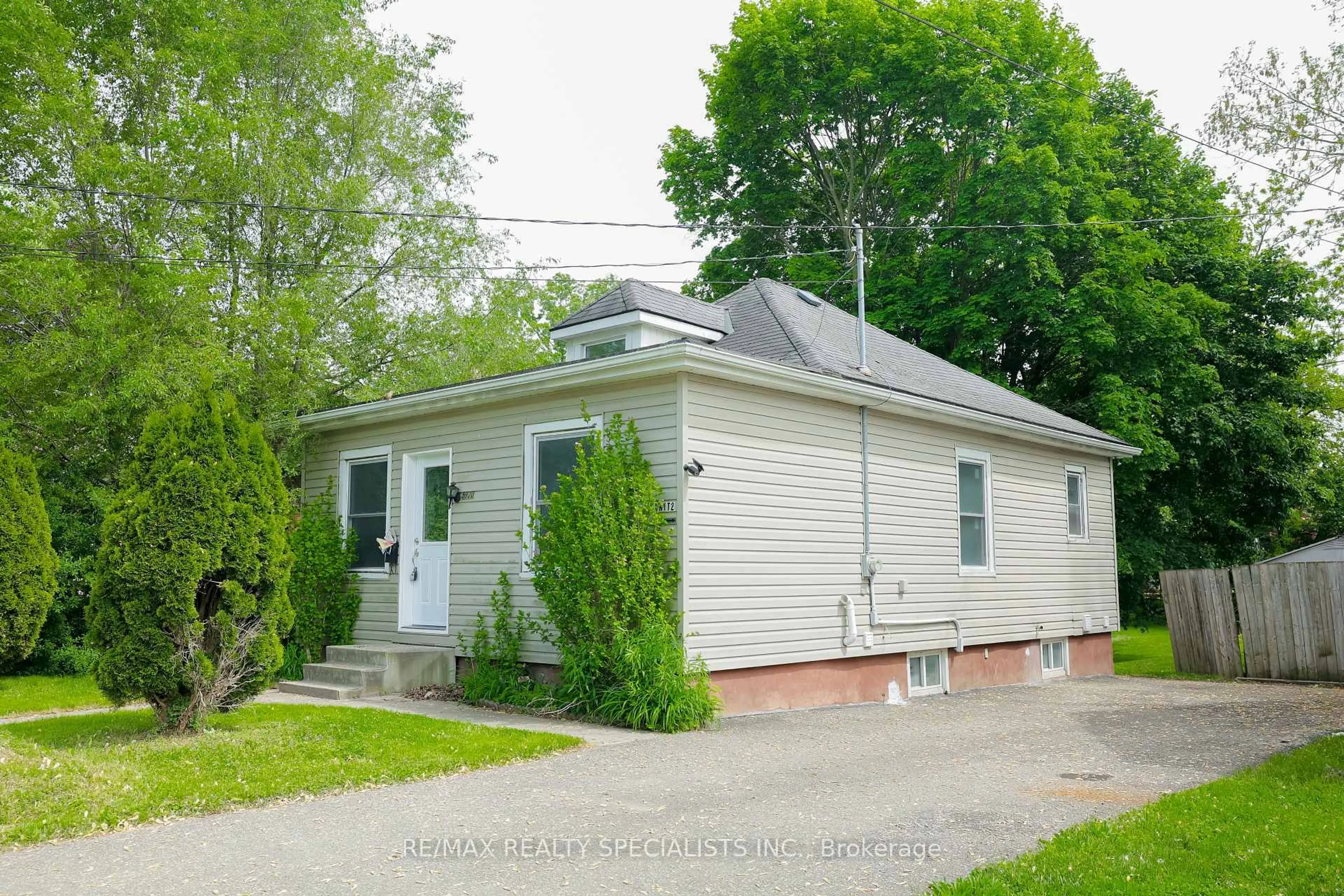 Unknown for 5920 Symmes St, Niagara Falls Ontario L2G 2G5