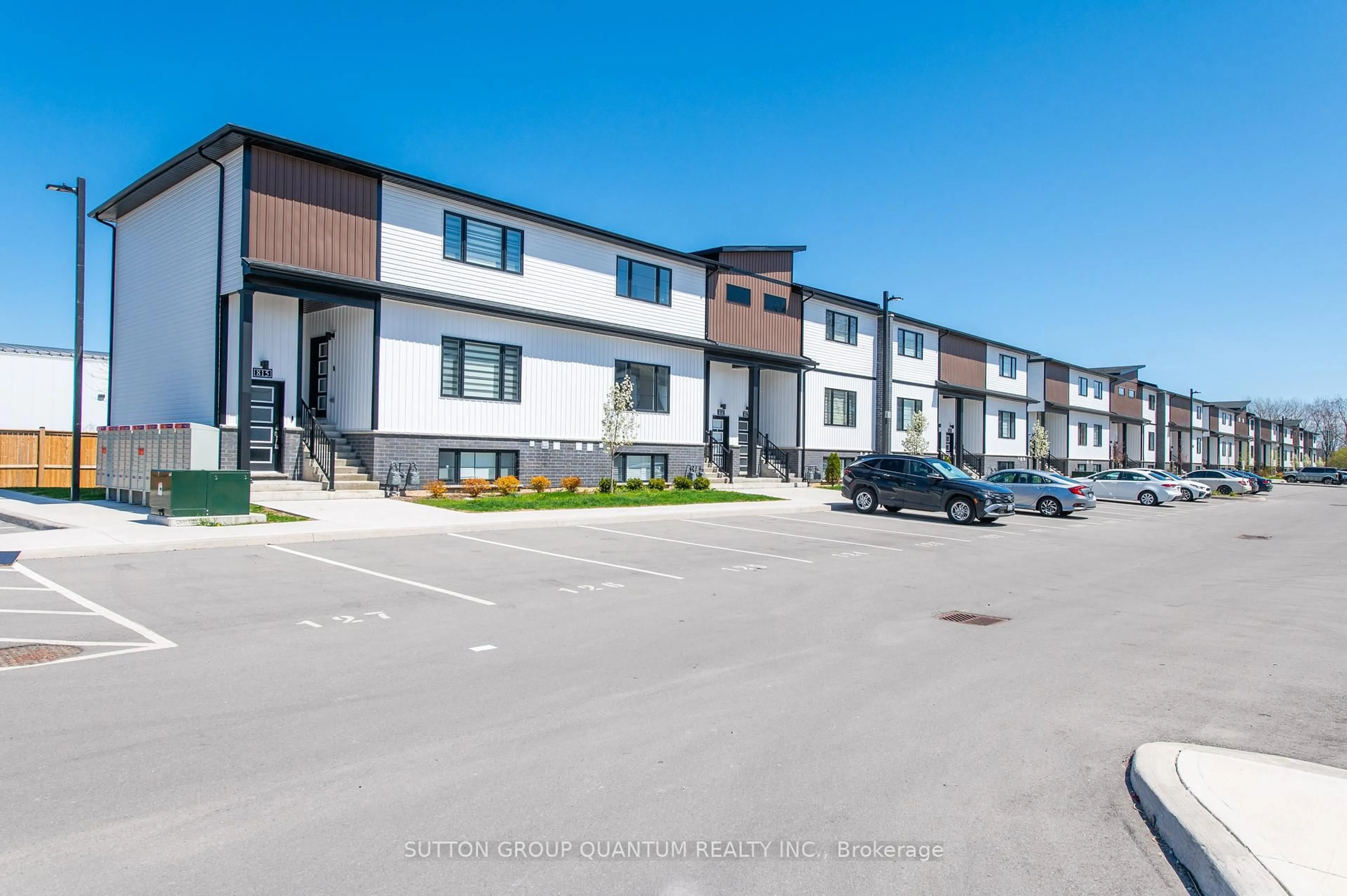 Unknown for 4263 Fourth Ave #813, Niagara Falls Ontario L2E 0C2