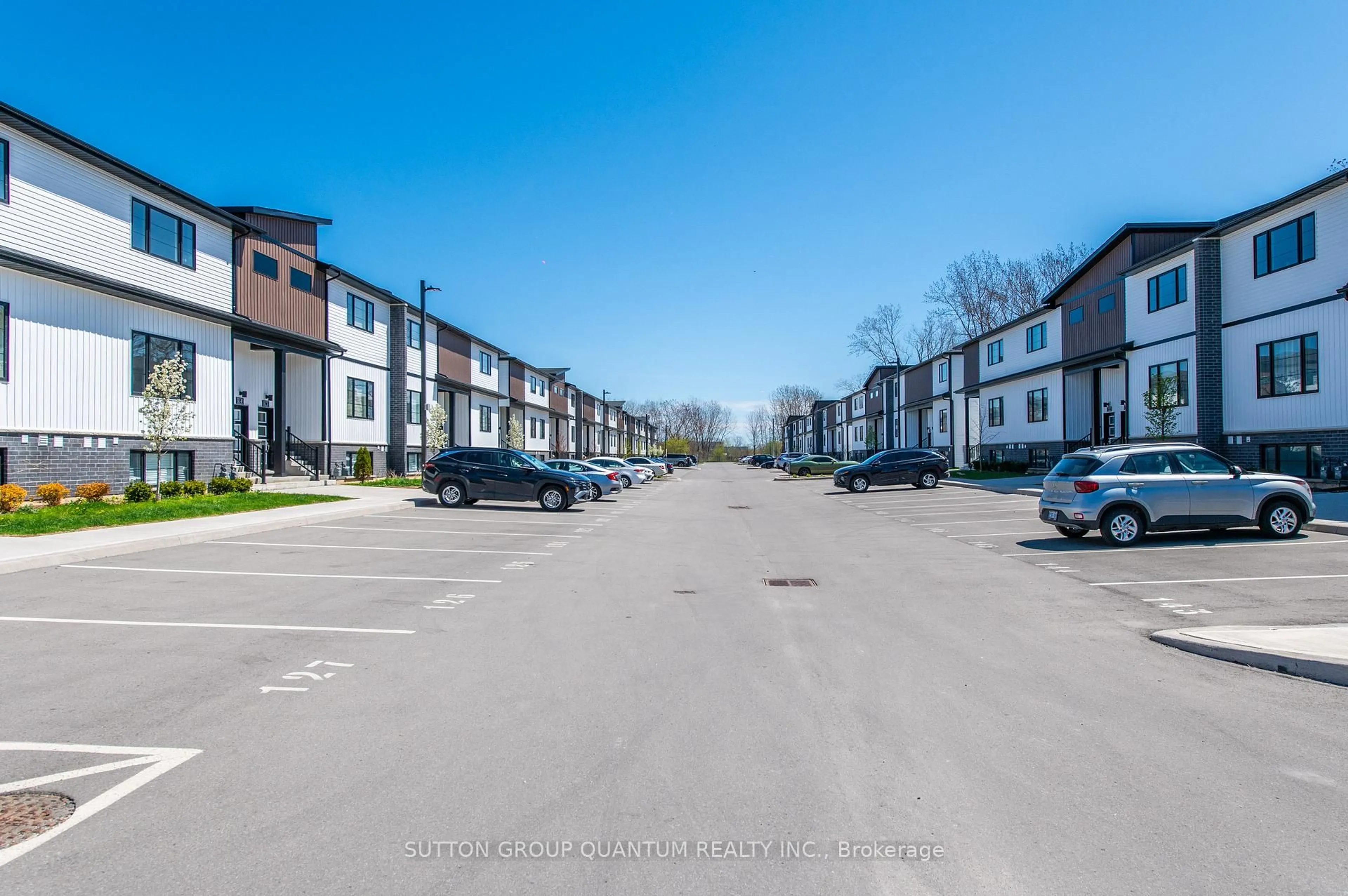 A pic from outside/outdoor area/front of a property/back of a property/a pic from drone, street for 4263 Fourth Ave #813, Niagara Falls Ontario L2E 0C2