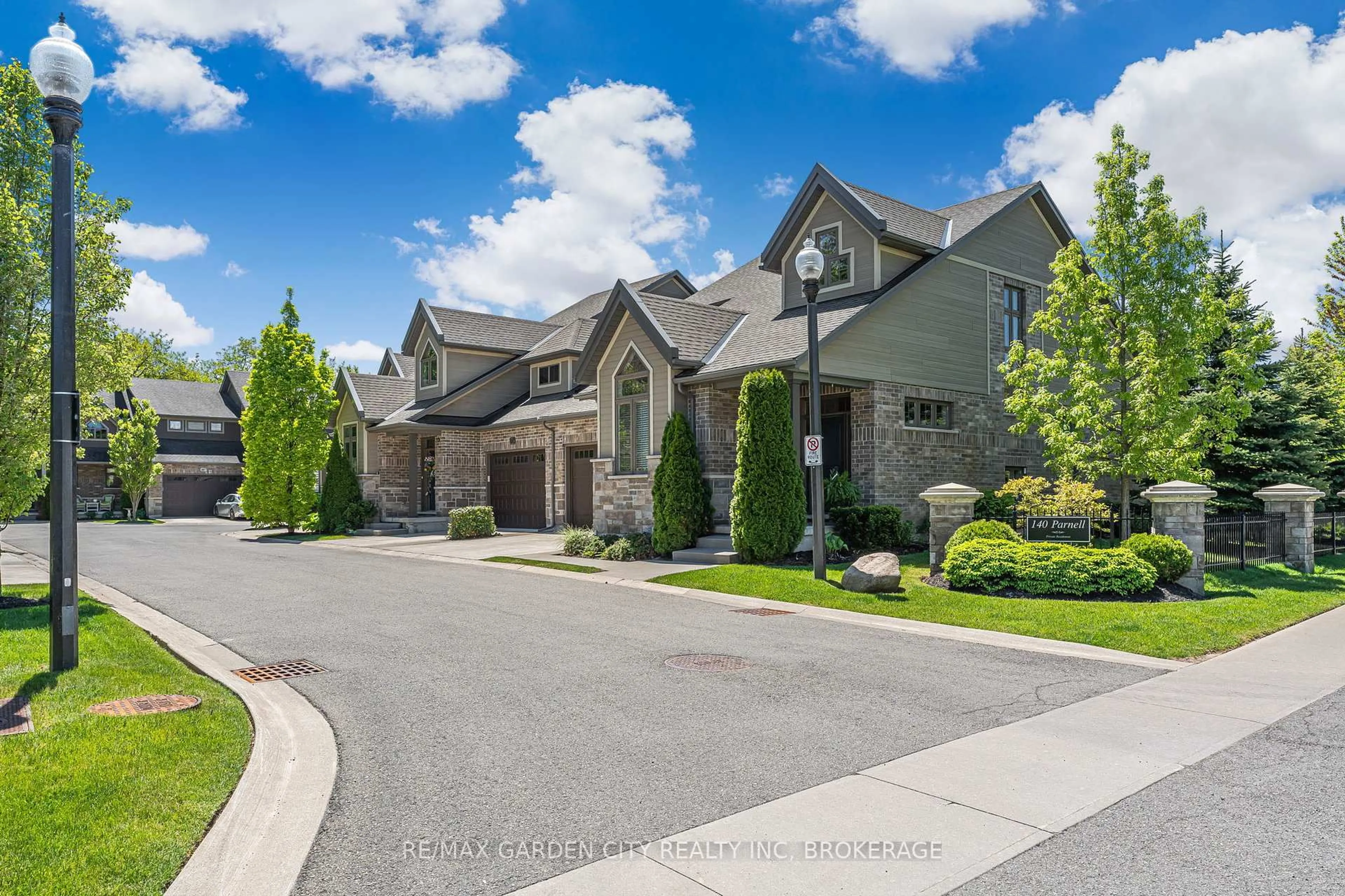 Home with brick exterior material, street for 140 Parnell Rd #102, St. Catharines Ontario L2M 1V4