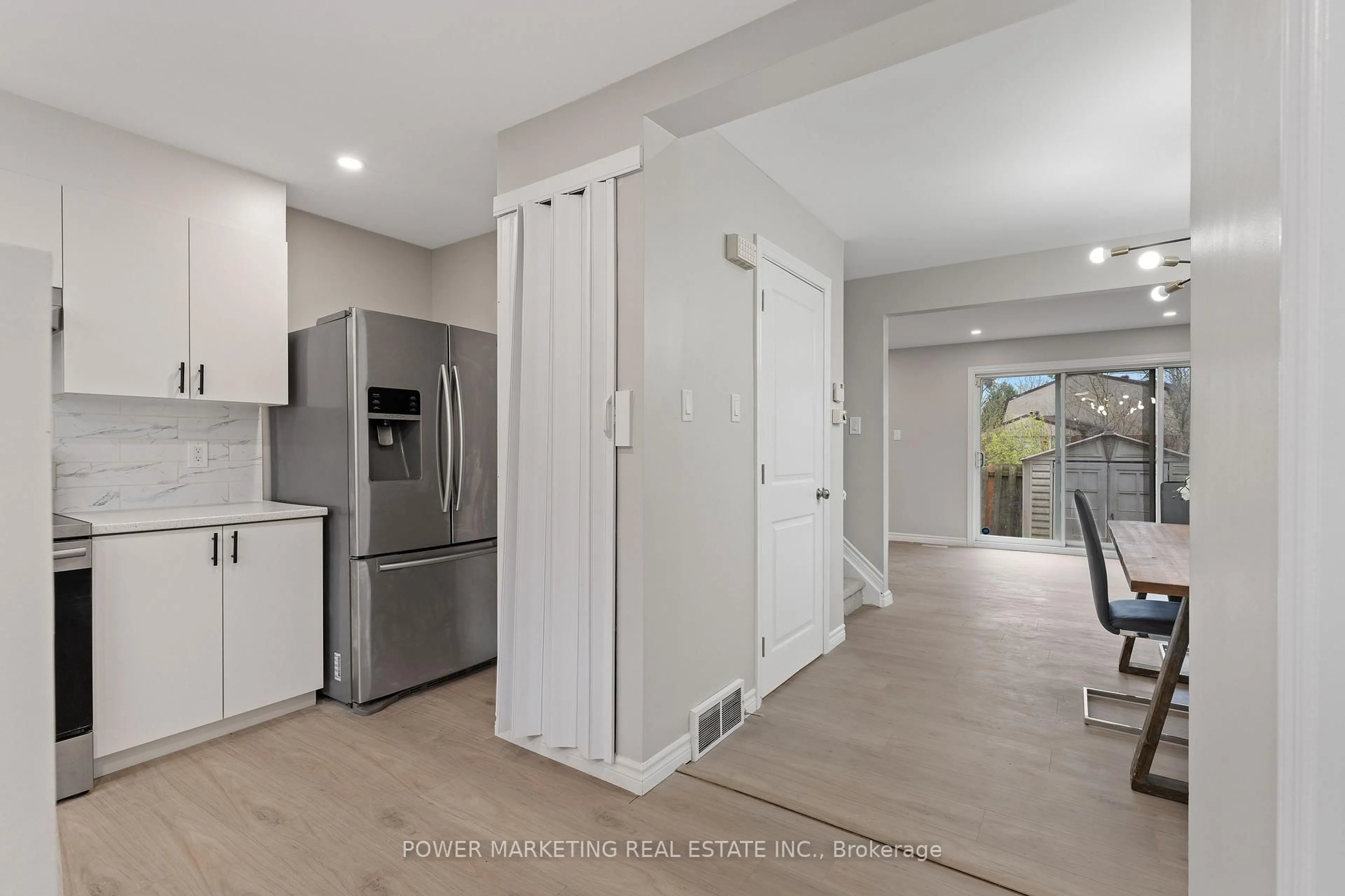 Open concept kitchen, unknown for 1566 Feather Lane, Ottawa Ontario K1T 1V4