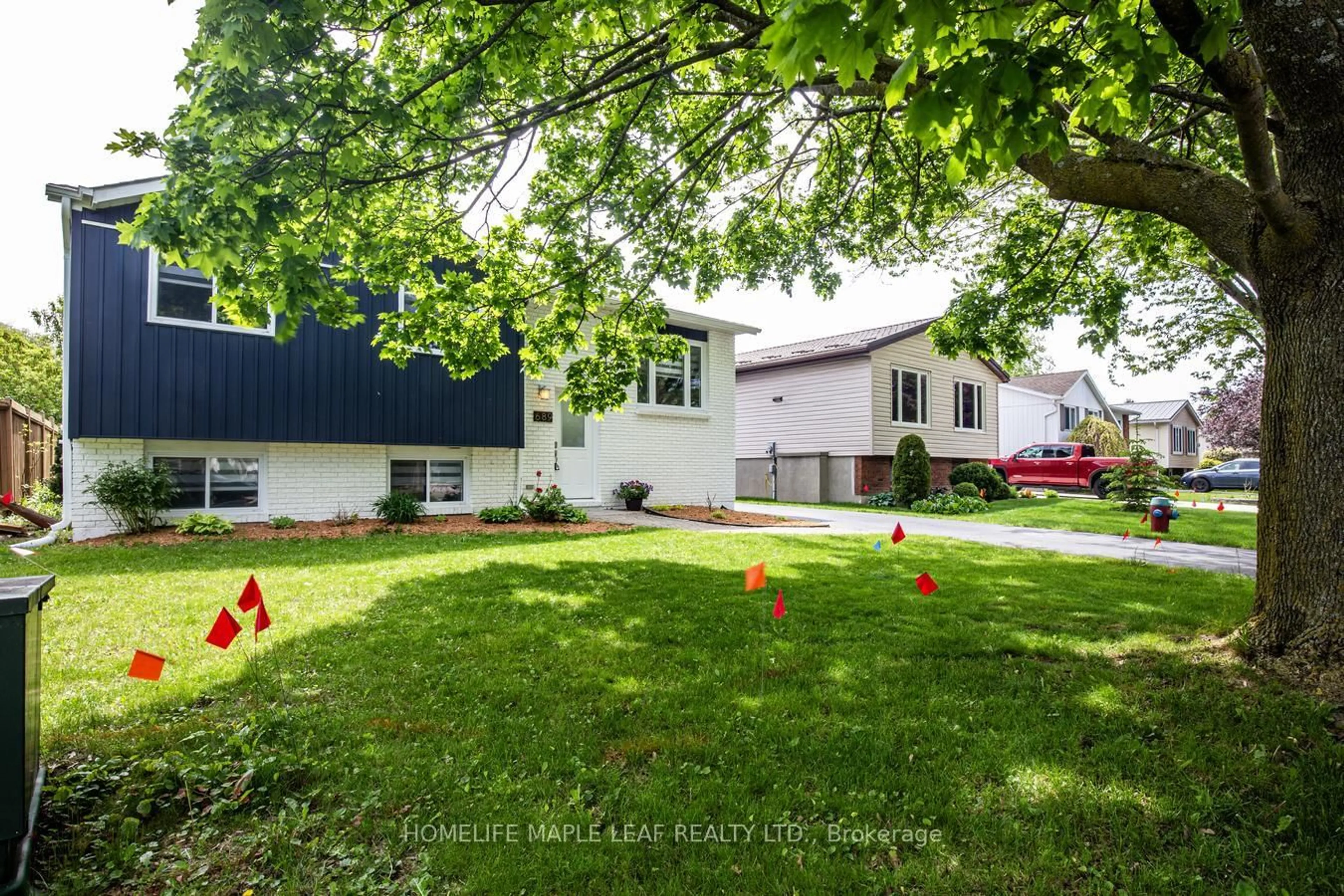 A pic from outside/outdoor area/front of a property/back of a property/a pic from drone, street for 689 Macyoung Dr, Kincardine Ontario N2Z 1T1