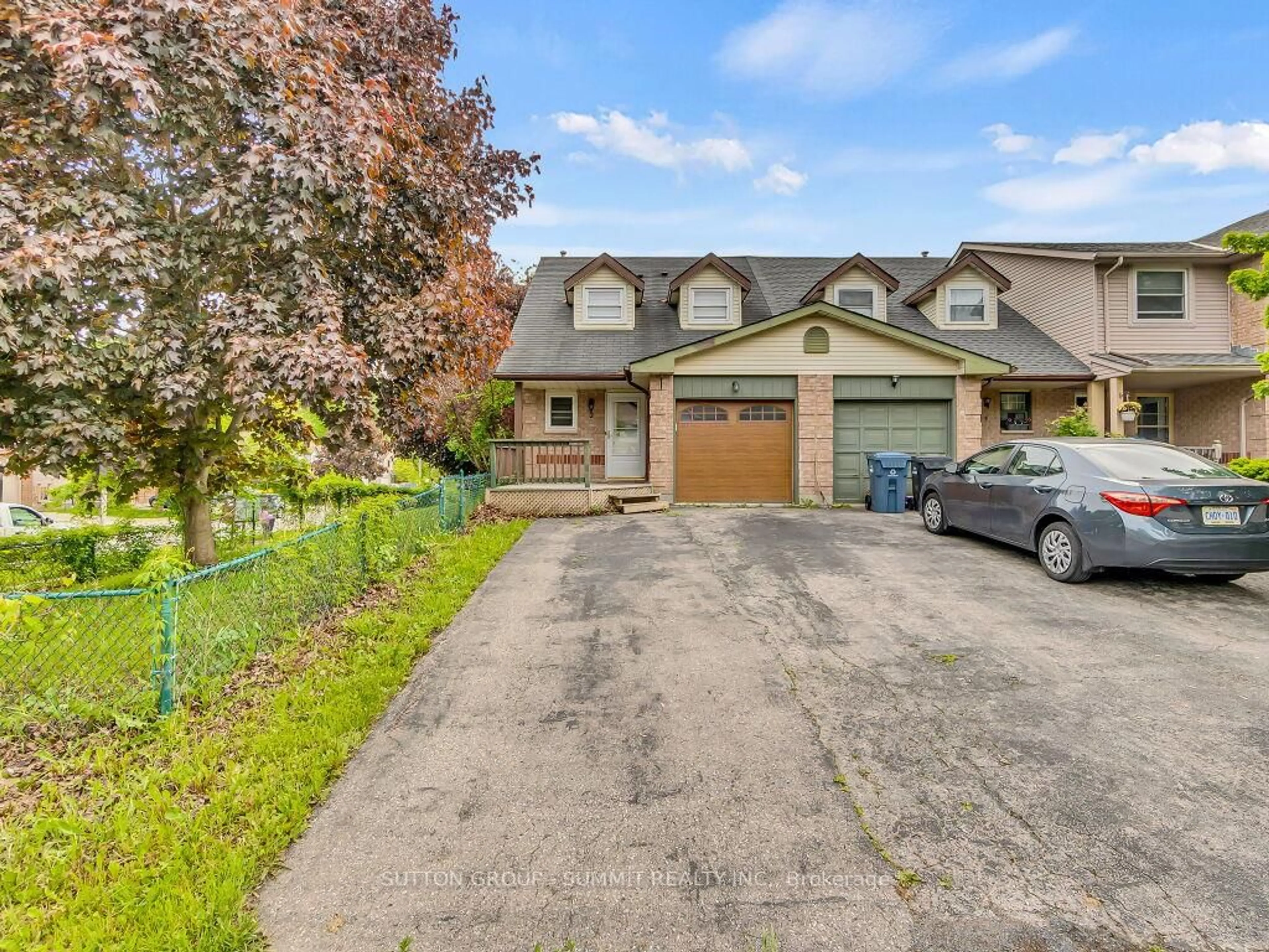 A pic from outside/outdoor area/front of a property/back of a property/a pic from drone, street for 2 Grandridge Cres, Guelph Ontario N1H 8G1