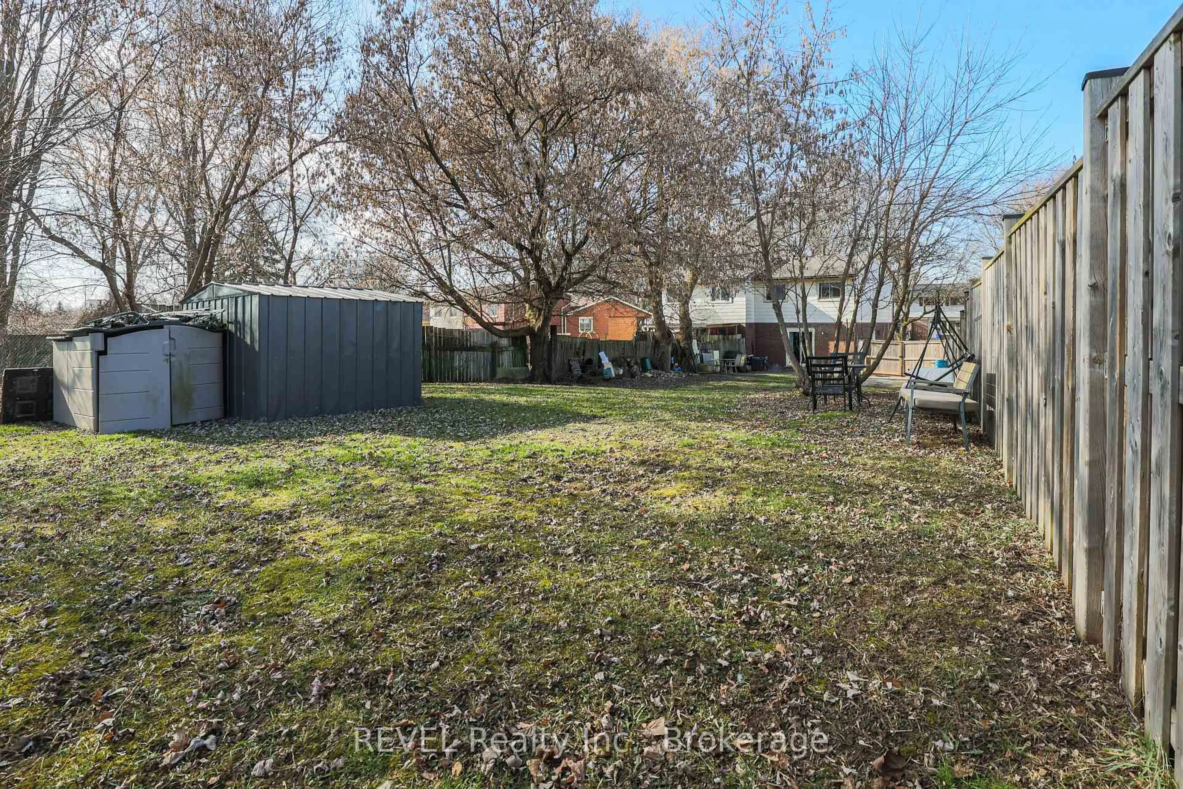 A pic from outside/outdoor area/front of a property/back of a property/a pic from drone, street for 6560 Harmony Ave, Niagara Falls Ontario L2H 1Z4