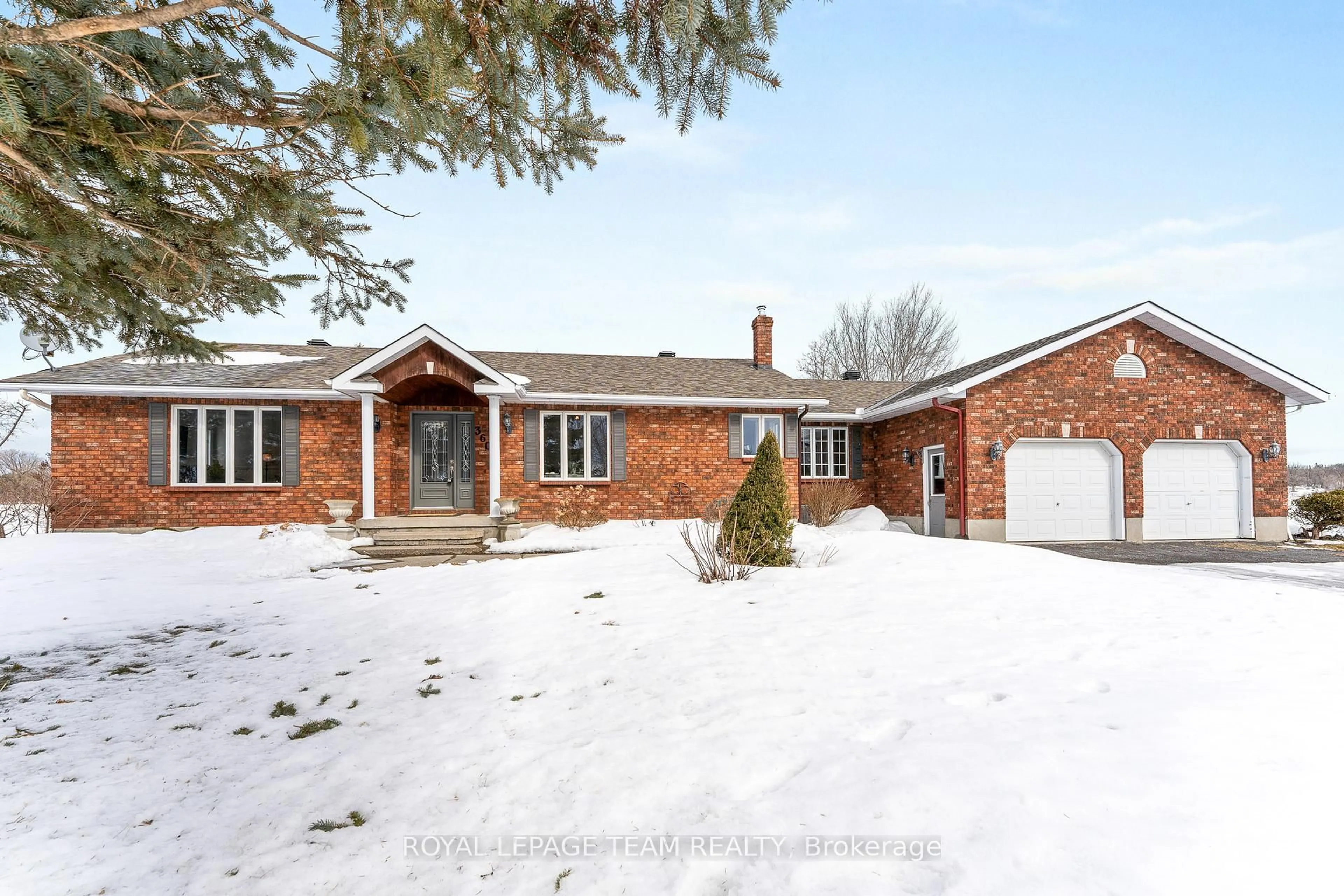 A pic from outside/outdoor area/front of a property/back of a property/a pic from drone, street for 3604 Diamondview Rd, Kinburn Ontario K0A 2H0