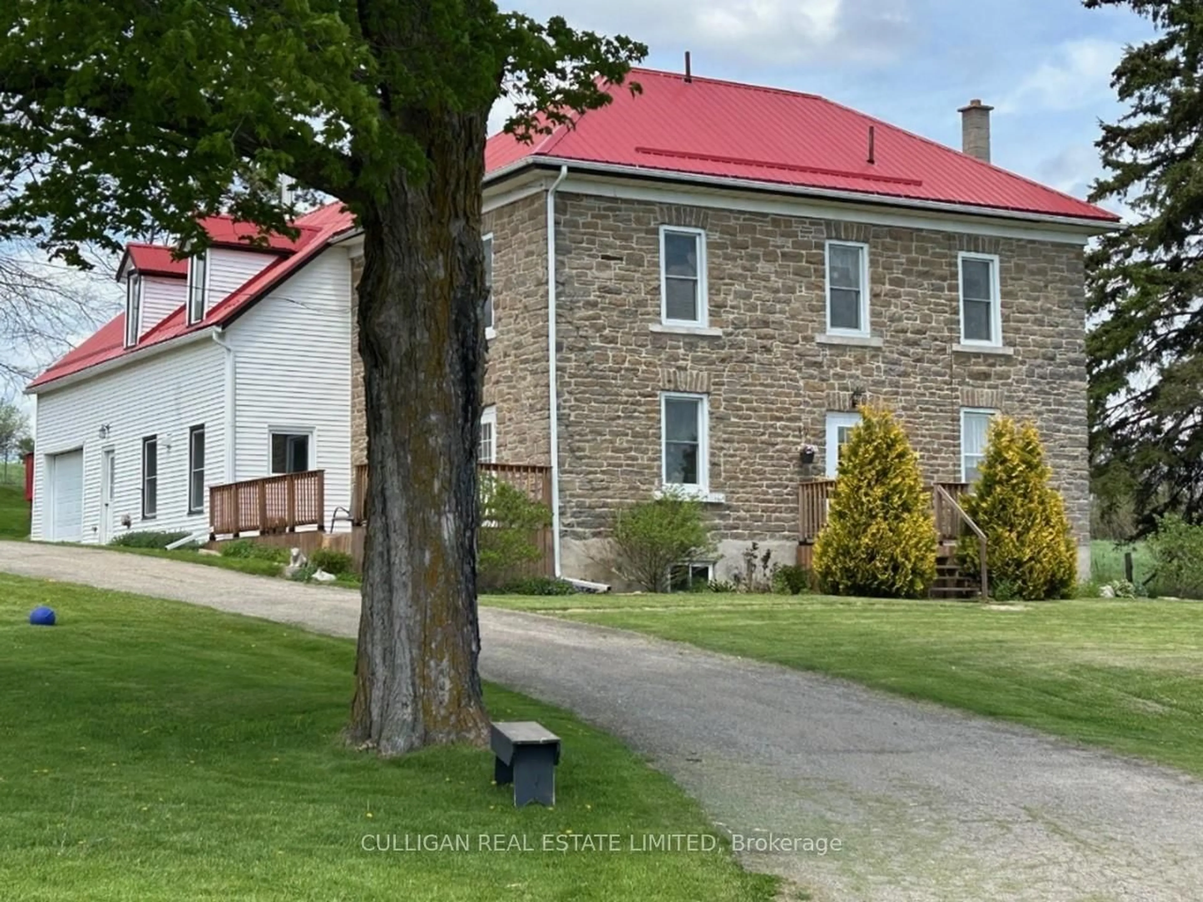A pic from outside/outdoor area/front of a property/back of a property/a pic from drone, building for 840 County Road 42 N/A, Athens Ontario K0E 1B0