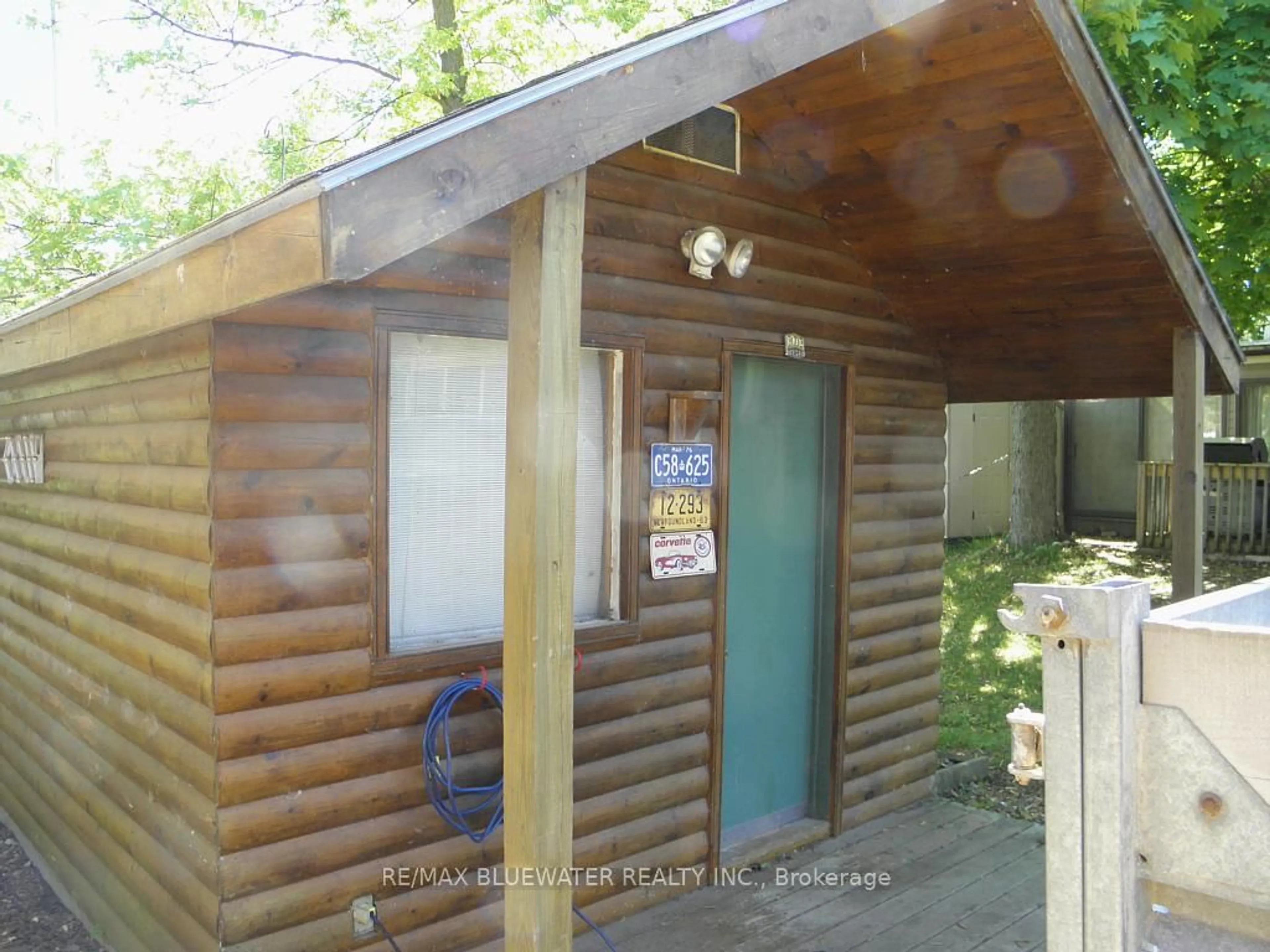 Shed for 6523 West Parkway Dr, Lambton Shores Ontario N0N 1J2