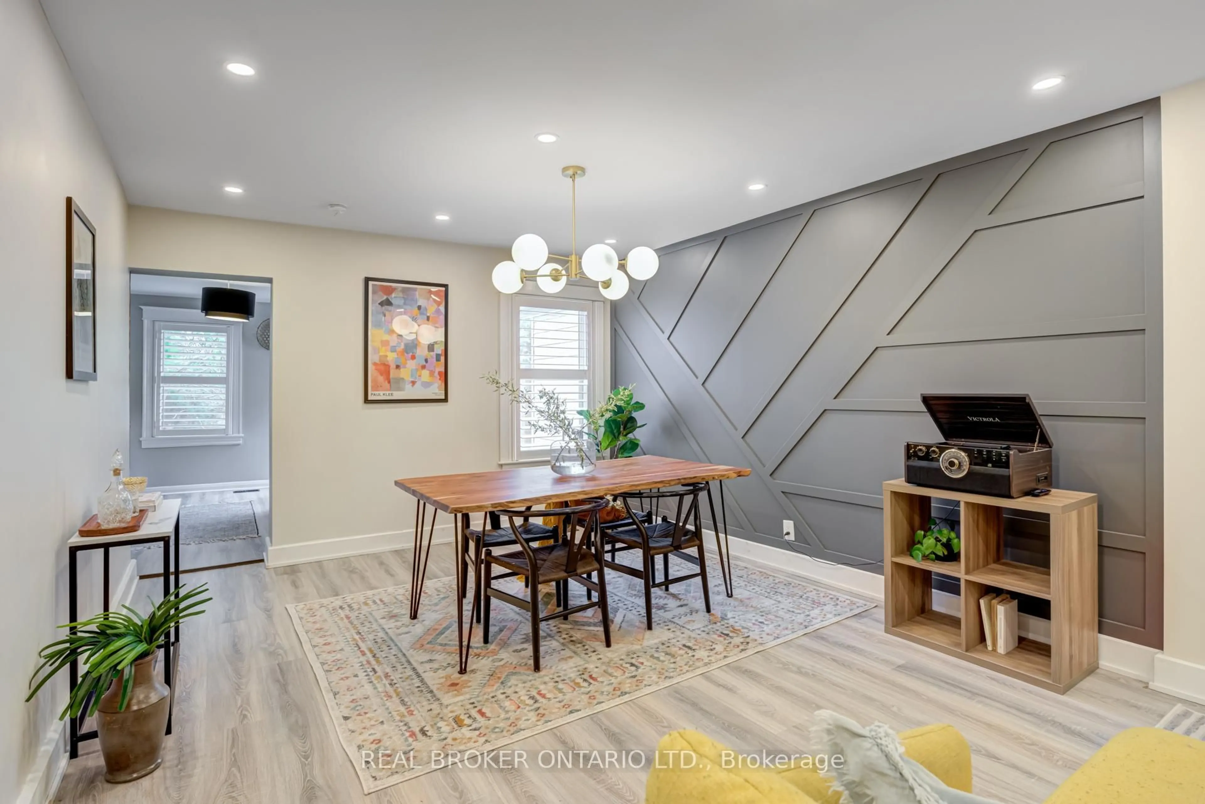 Unknown for 39 East Bend Ave, Hamilton Ontario L8M 3E4