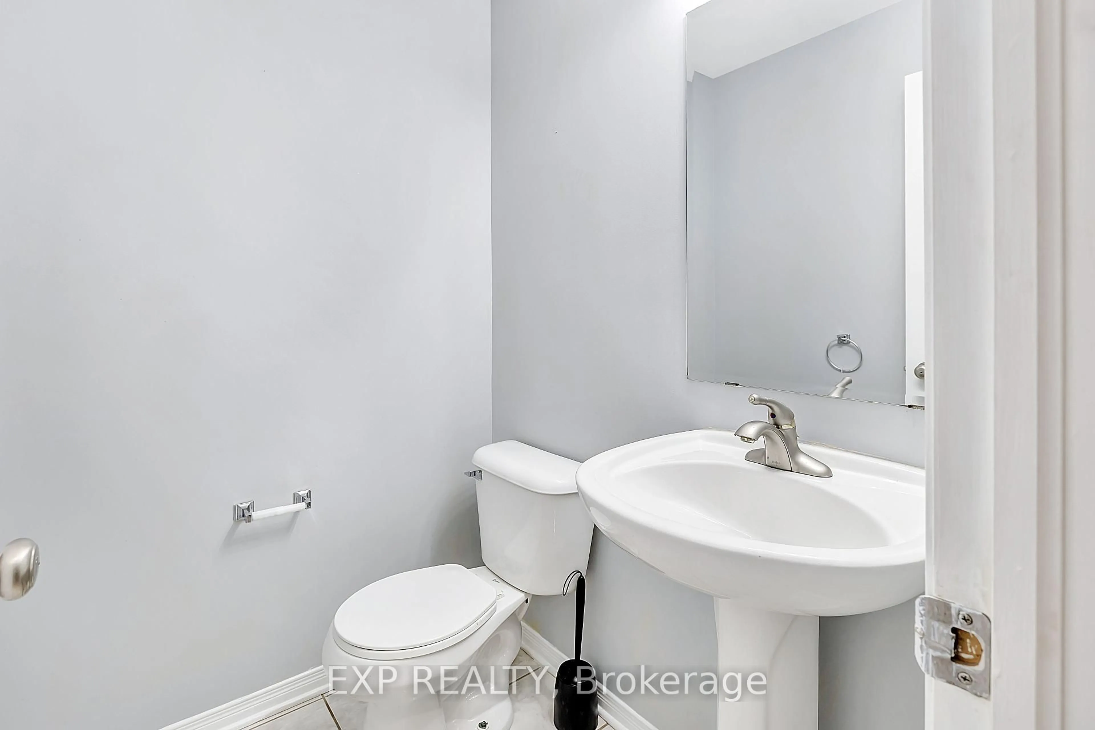 Standard bathroom, unknown for 361 Bakewell Cres, Ottawa Ontario K2G 7E9