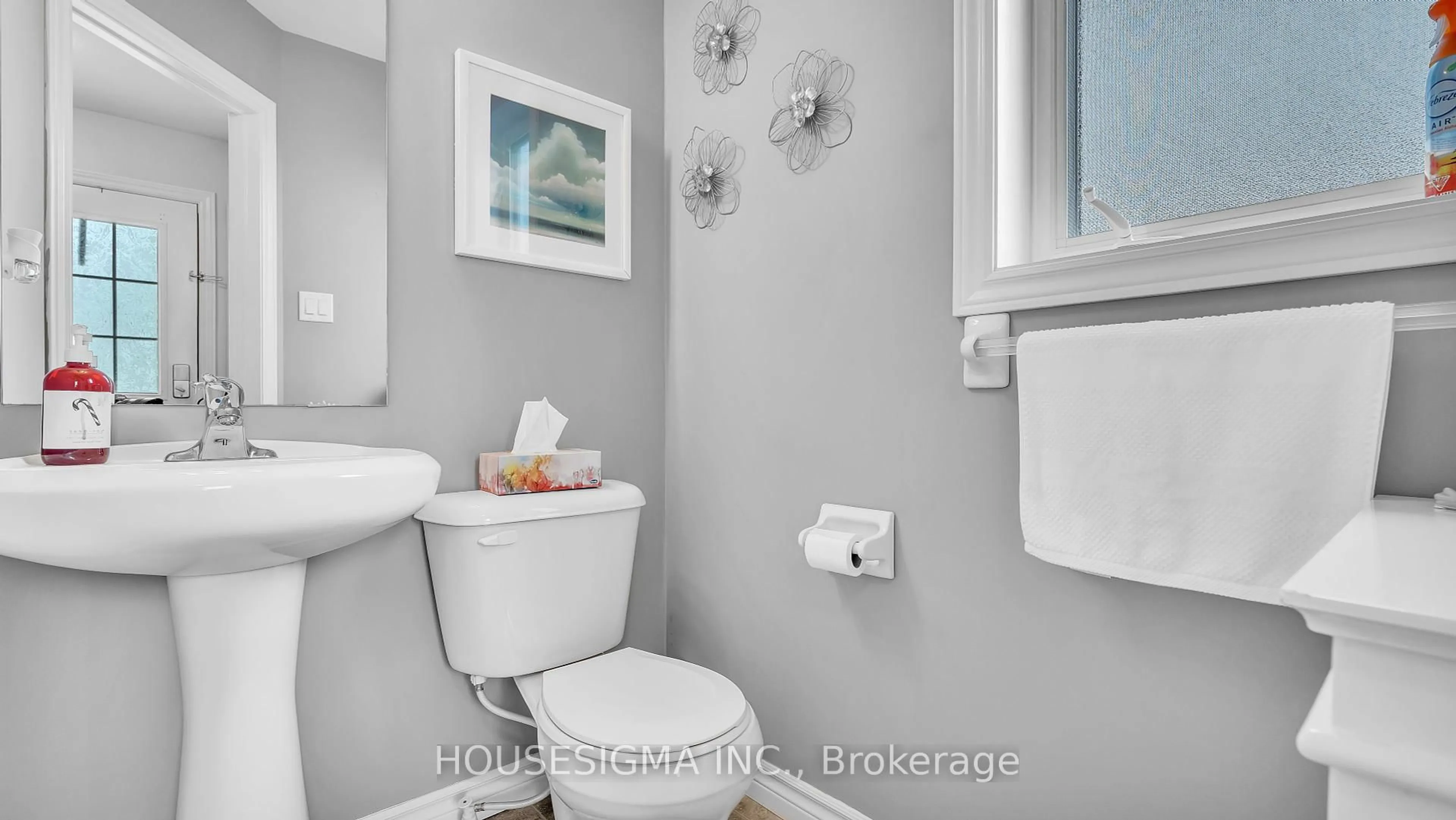 Standard bathroom, ceramic/tile floor for 939 Silverfox Cres, London North Ontario N6G 5B6