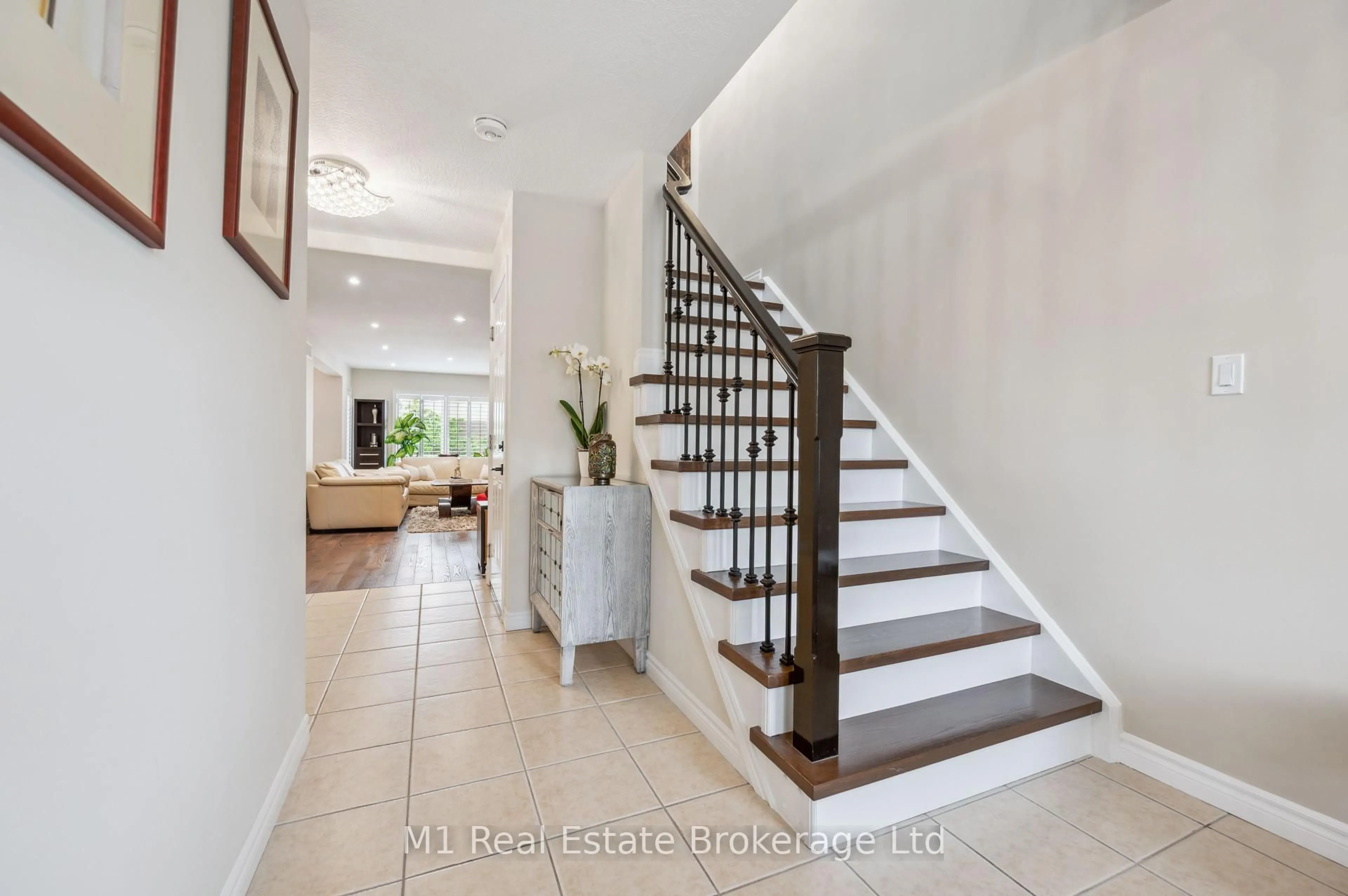Unknown for 174 Curzon Cres, Guelph Ontario N1K 0B5