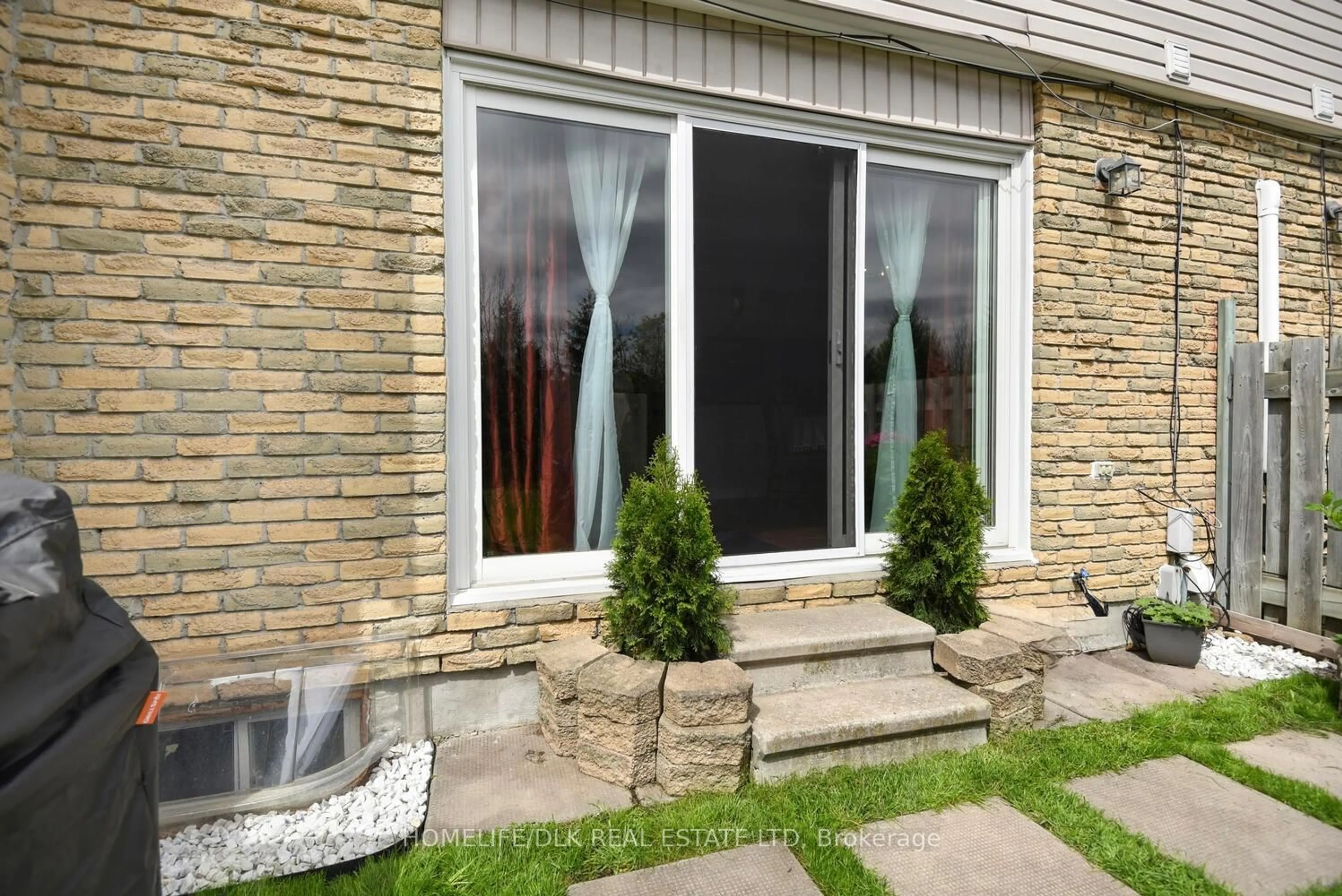 Patio, street for 1199 Millwood Ave #80, Brockville Ontario K6V 6J4