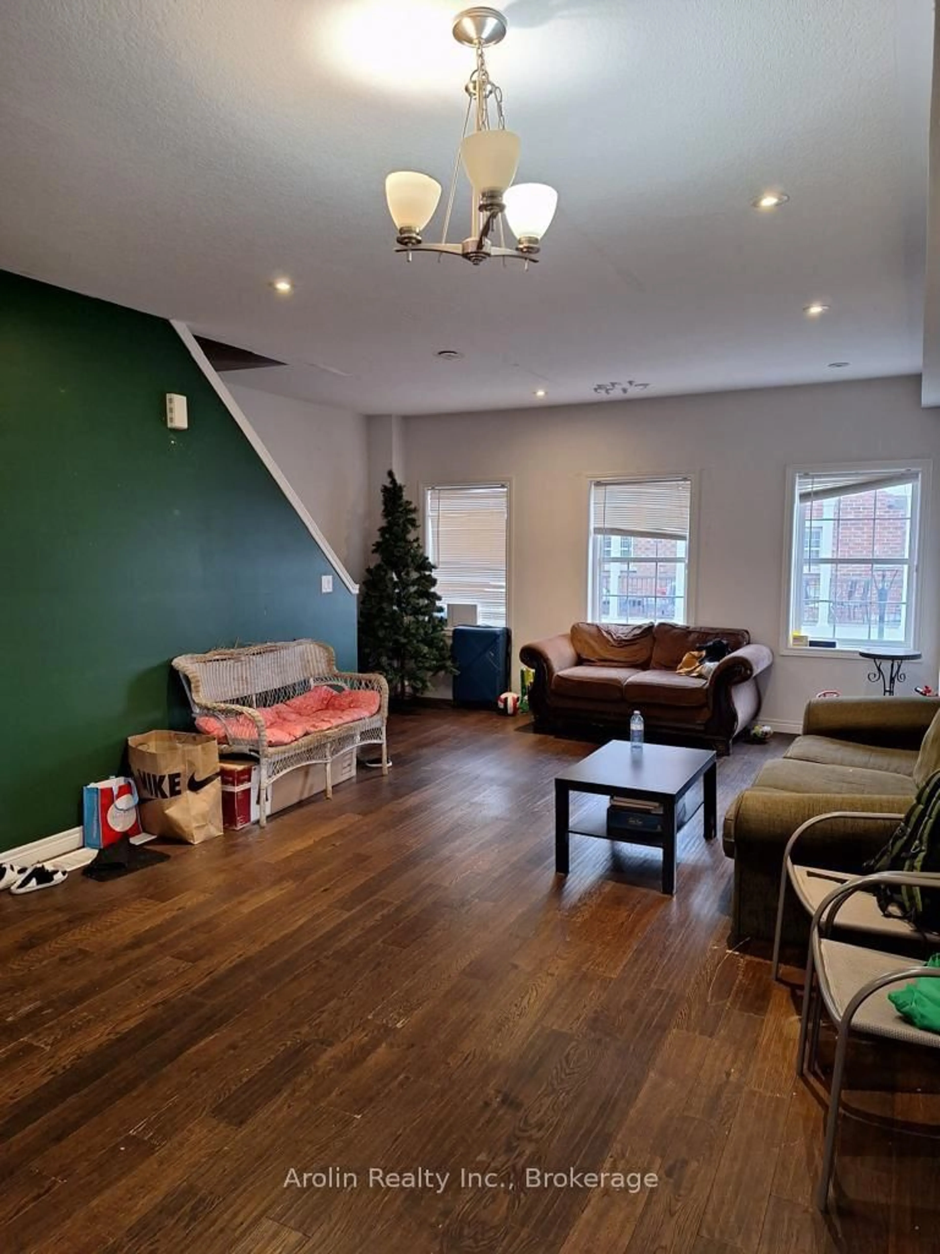 A pic of a room for 5 Oxfordshire Lane, Kitchener Ontario N2H 0B4