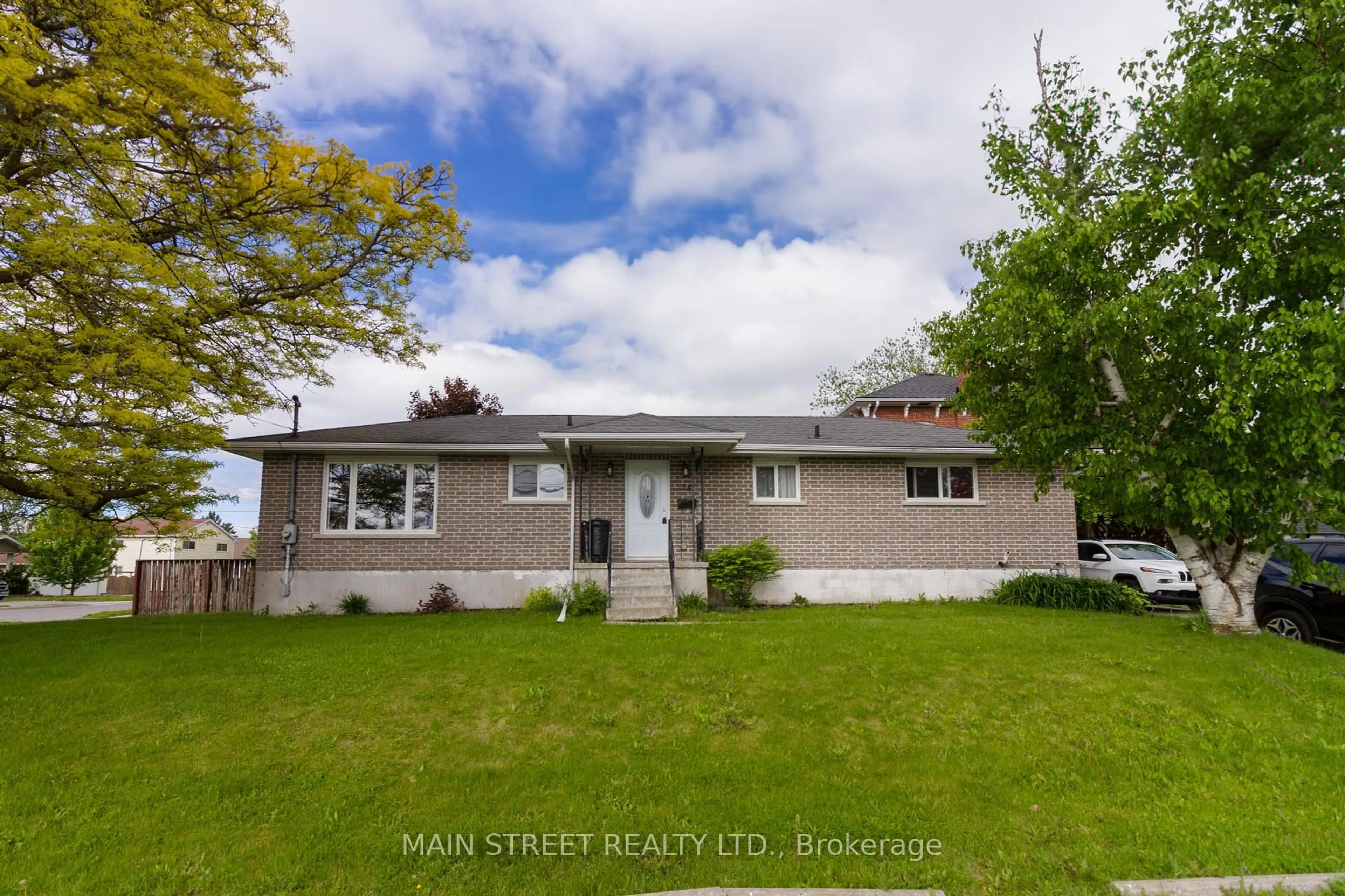 Home with vinyl exterior material, street for 28 Prince Of Wales Dr, Belleville Ontario K8P 2T7