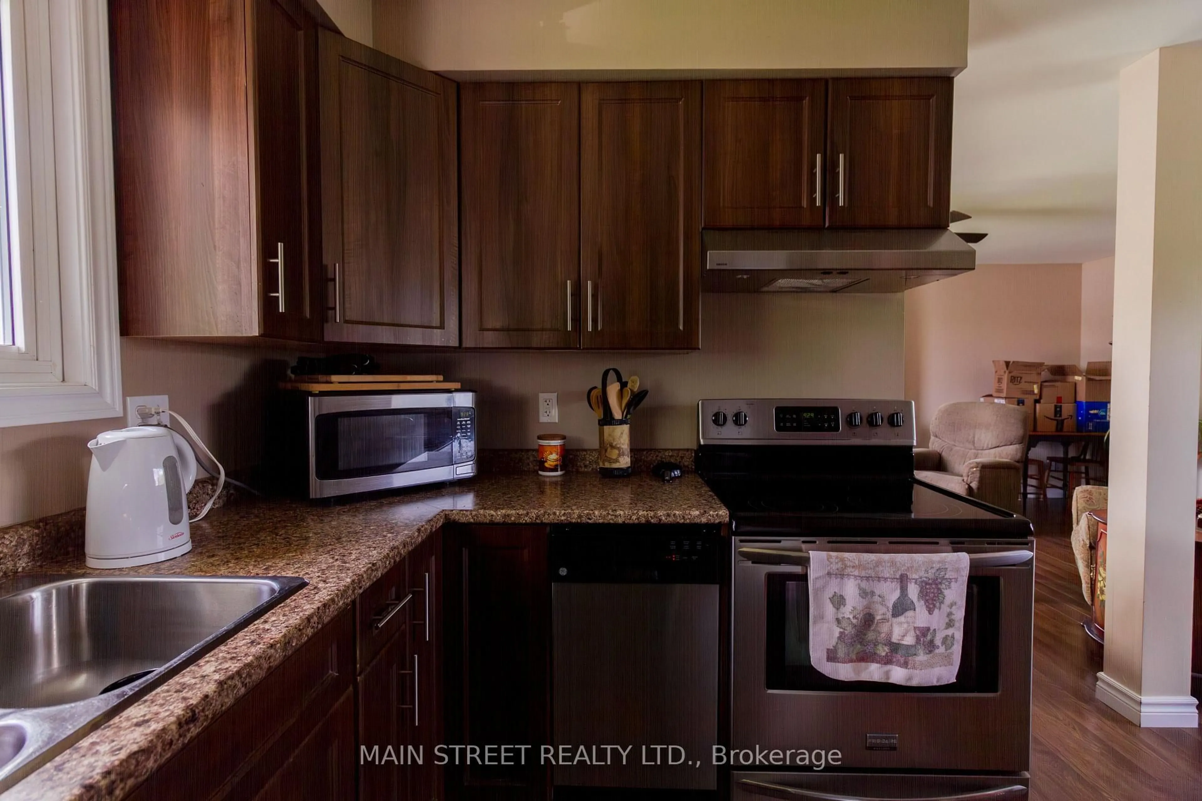 Standard kitchen, unknown for 28 Prince Of Wales Dr, Belleville Ontario K8P 2T7