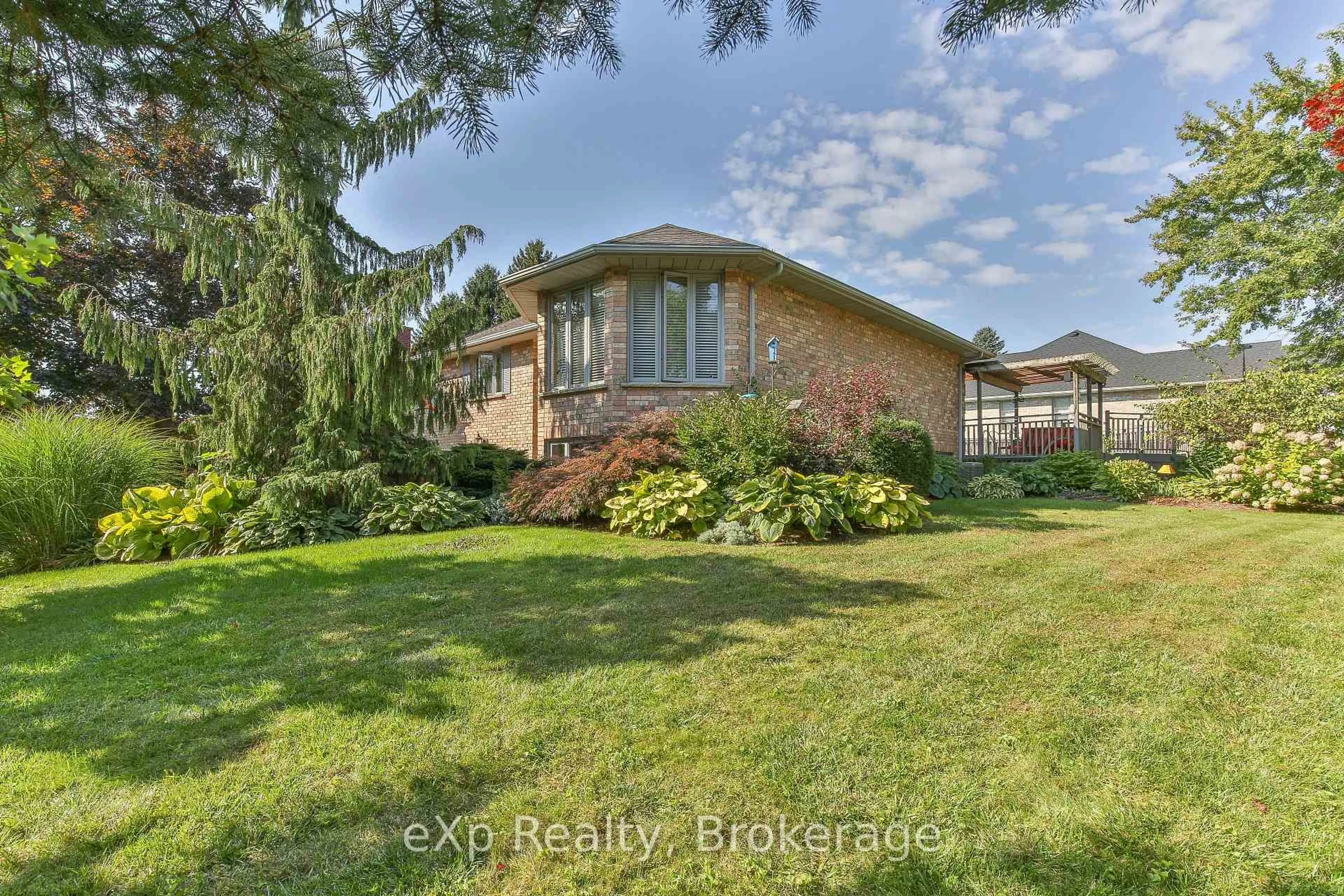 Home with brick exterior material, water/lake/river/ocean view for 52 Tanager Dr, Tillsonburg Ontario N4G 5J6