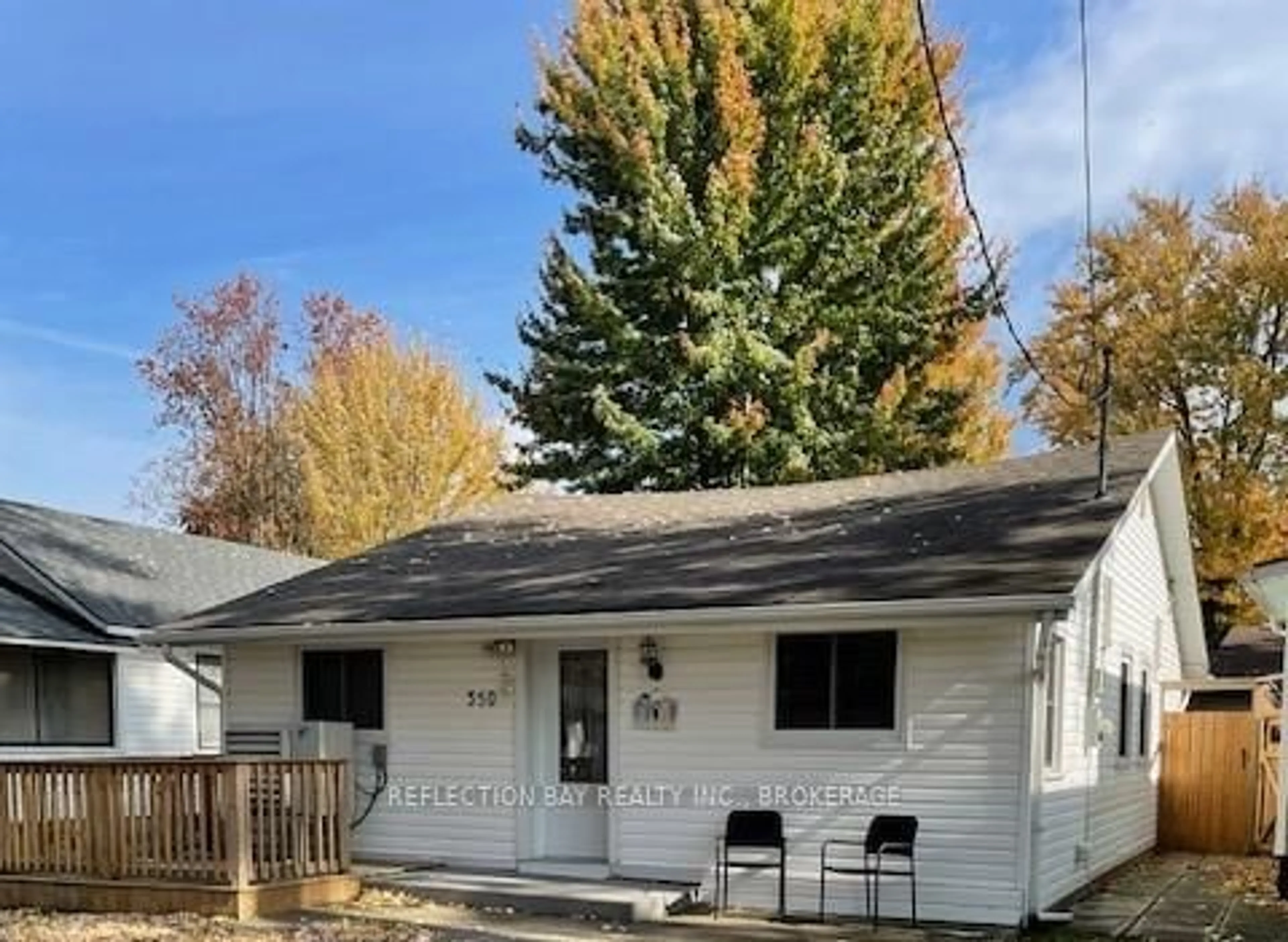 Home with vinyl exterior material, street for 350 Ashwood Ave, Fort Erie Ontario L0S 1B0