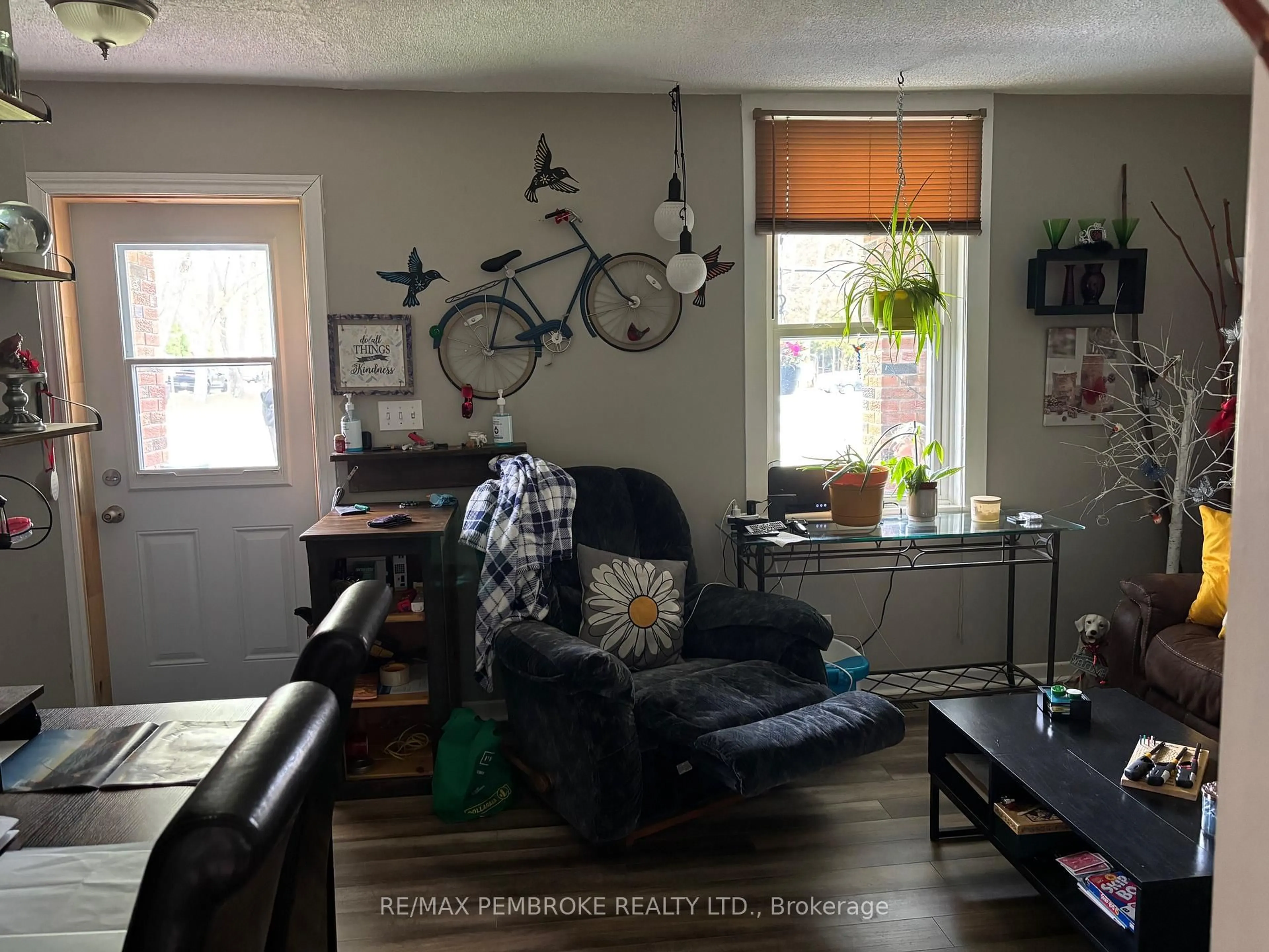 A pic of a room for 762 Mackay St, Pembroke Ontario K8A 1G9