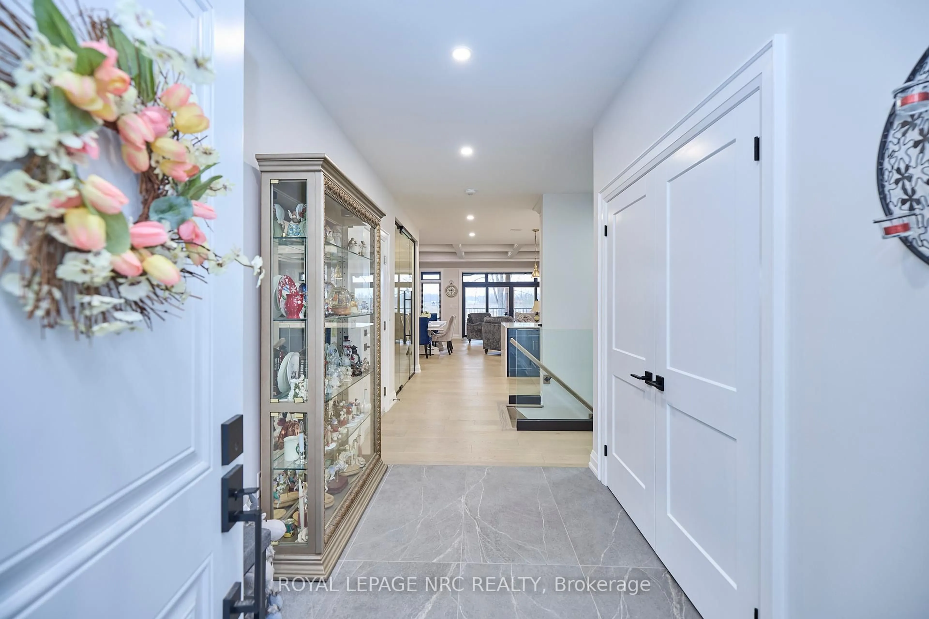 Indoor entryway for 1174 Spears Rd, Fort Erie Ontario L2A 4N1