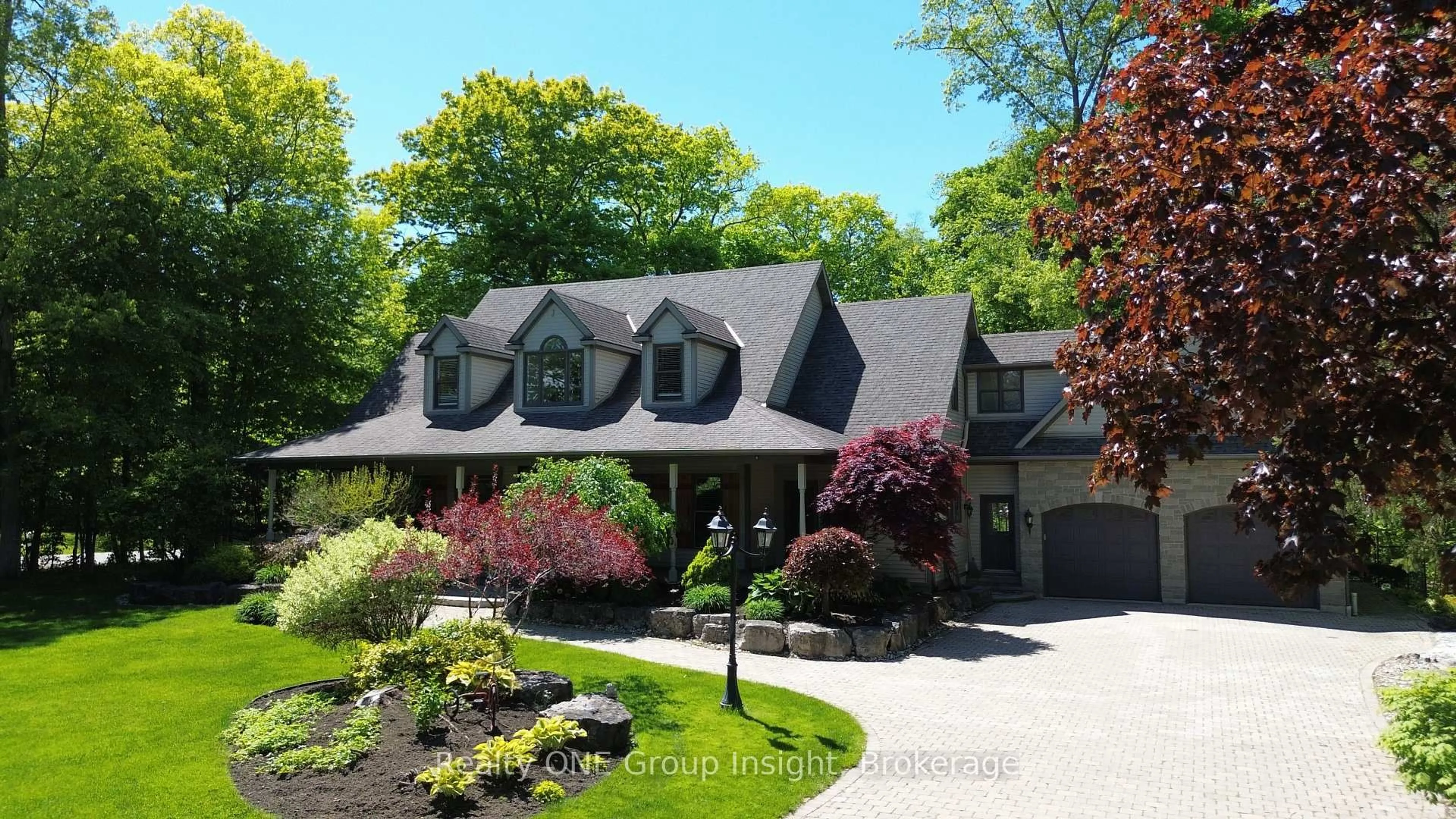 Home with brick exterior material, street for 652 Westbrook Rd, Hamilton Ontario L0R 2A0