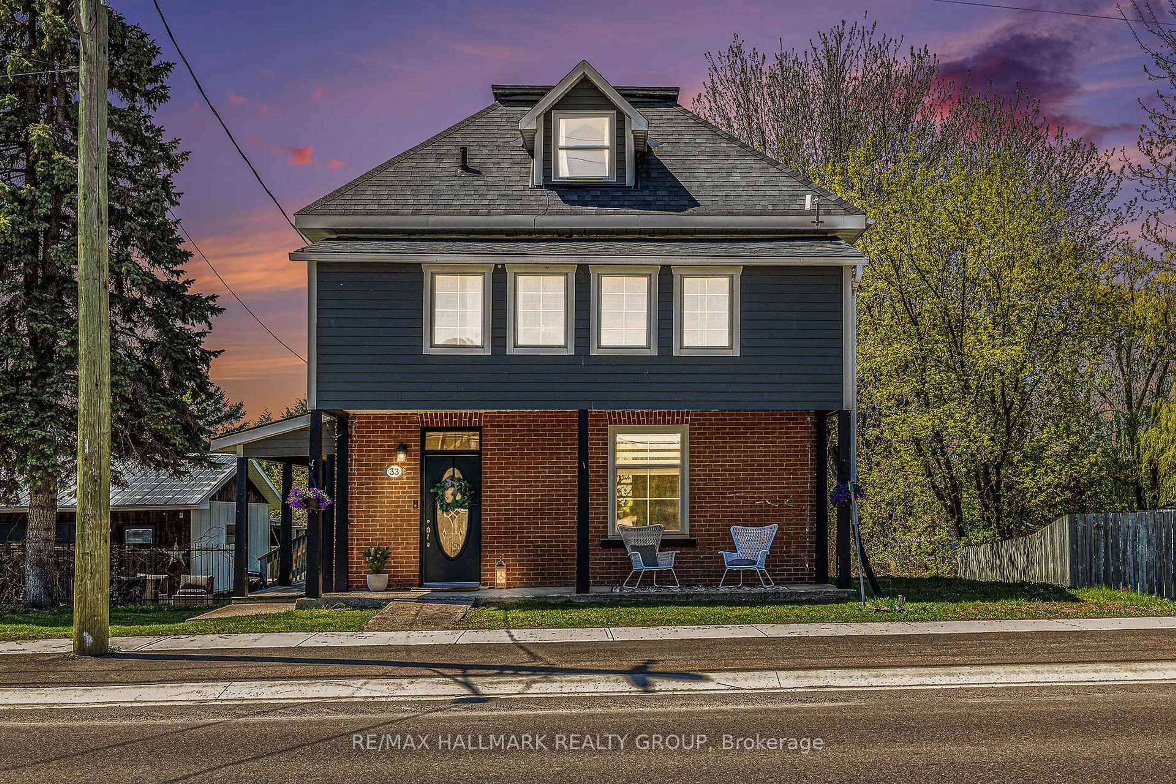 Home with brick exterior material, street for 33 River Rd, Arnprior Ontario K7S 1R3