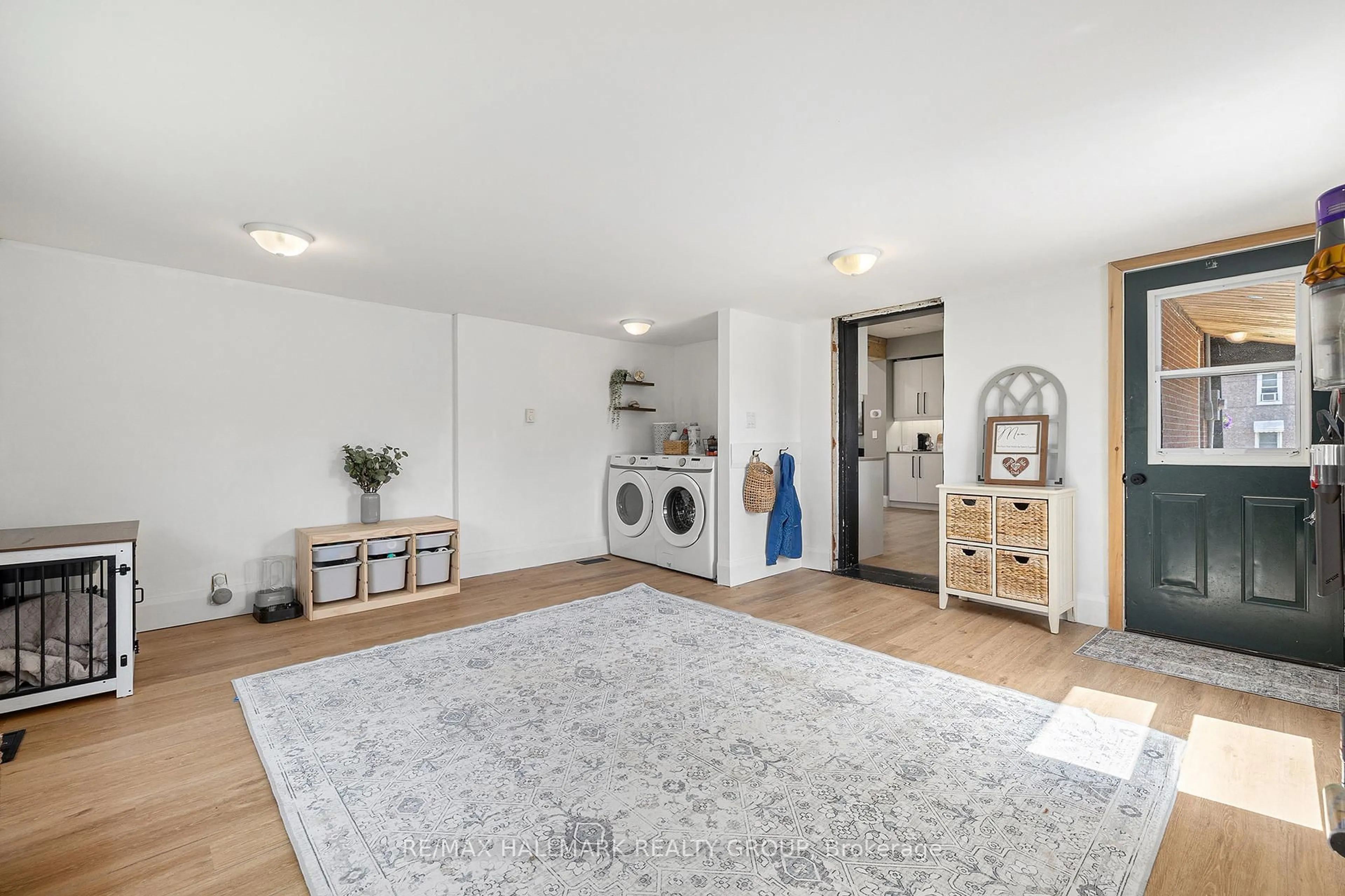 Laundry room for 33 River Rd, Arnprior Ontario K7S 1R3