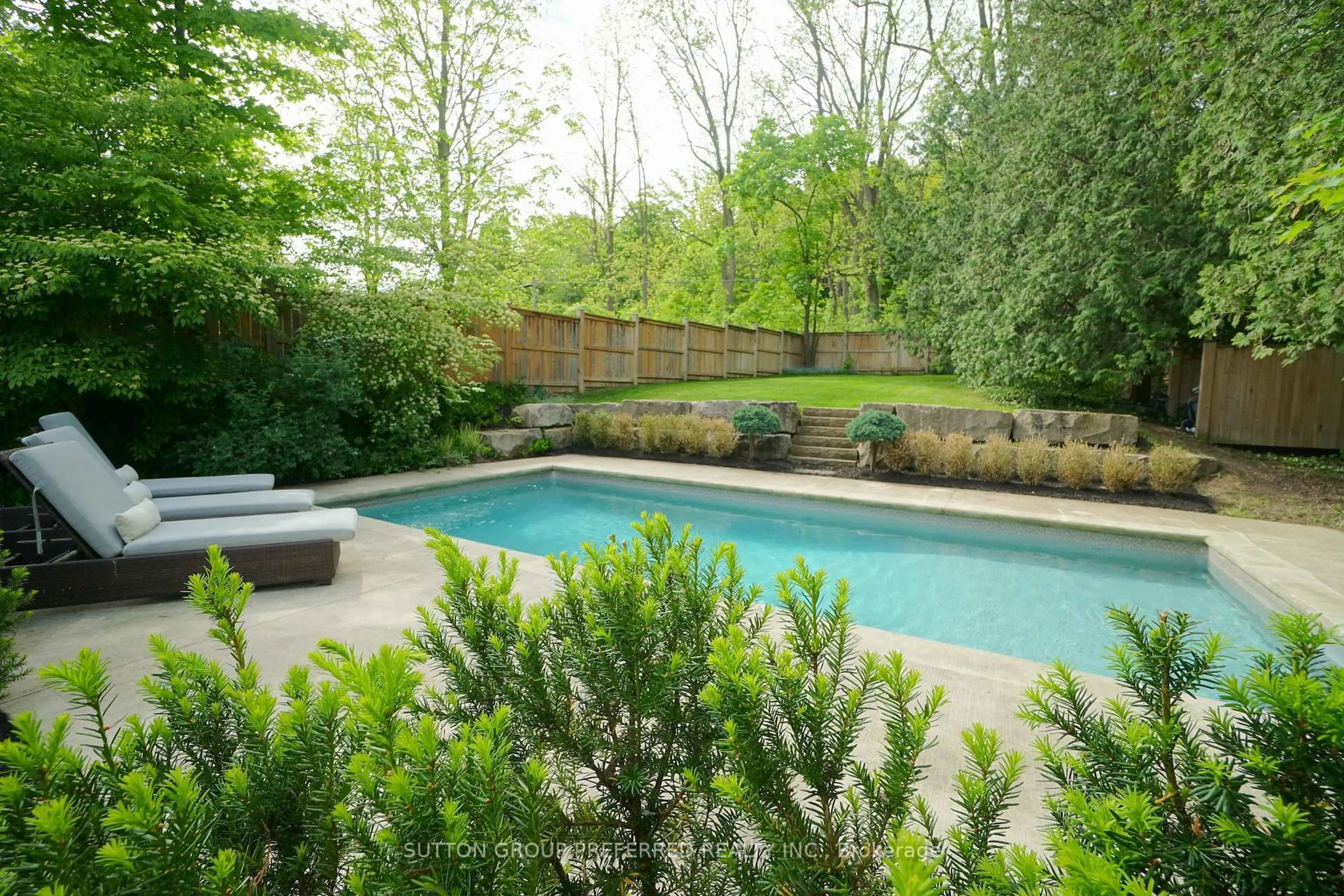 Pool for 762 Springbank Dr, London South Ontario N6K 1A3