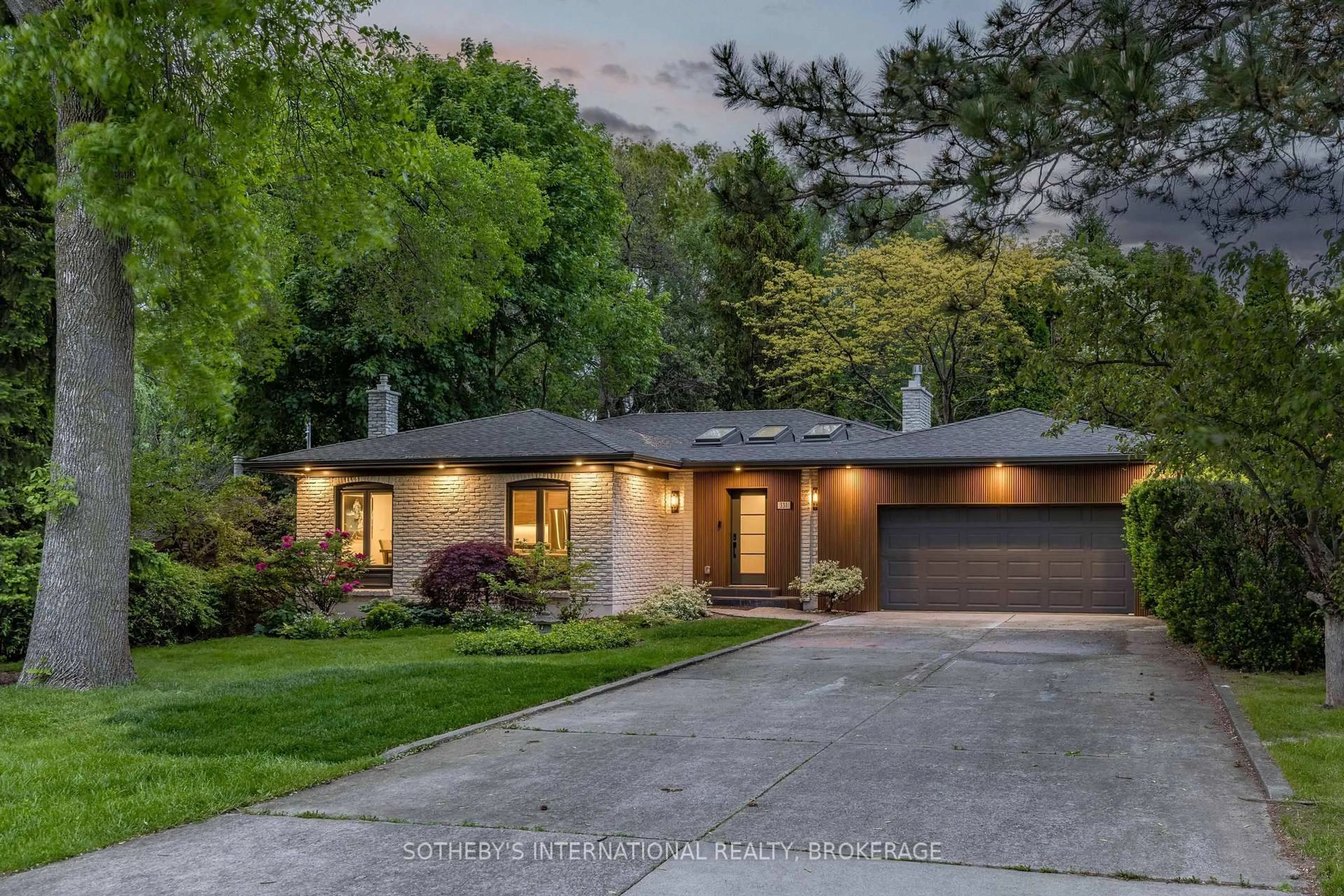 Home with brick exterior material, street for 331 Gage St, Niagara-on-the-Lake Ontario L0S 1J0