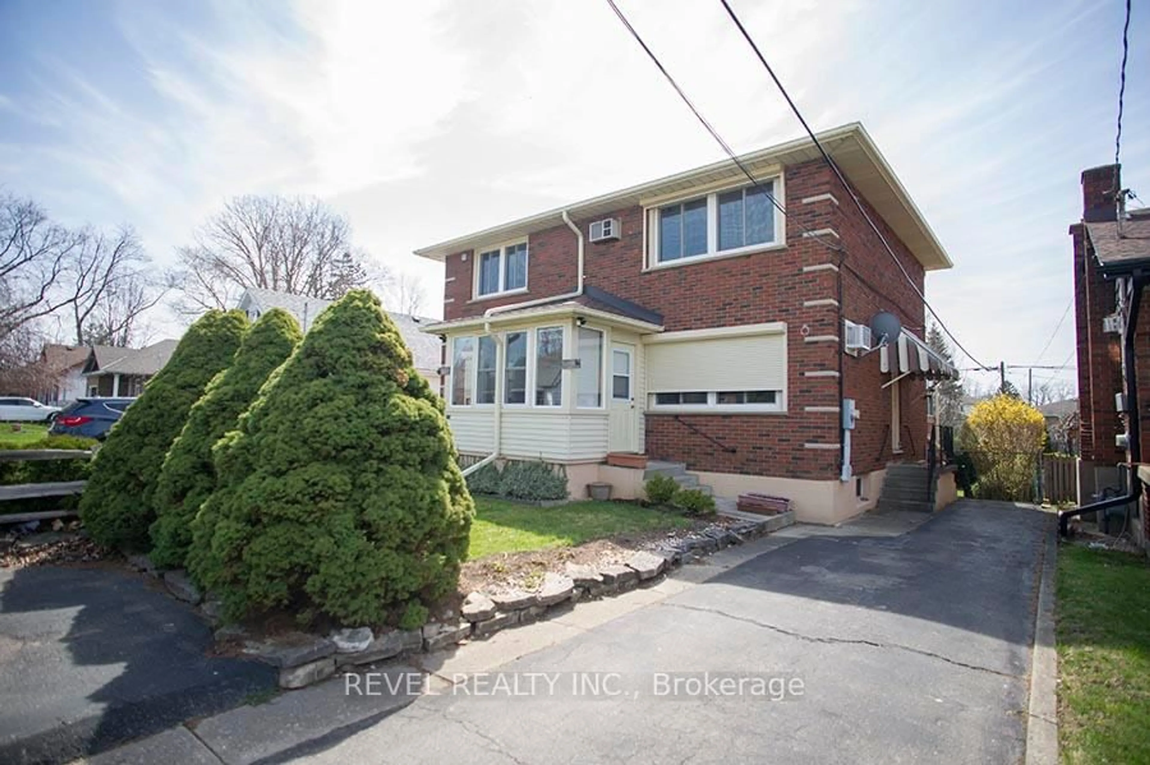 Home with brick exterior material, street for 415 Chatham St, Brantford Ontario N3S 4J4