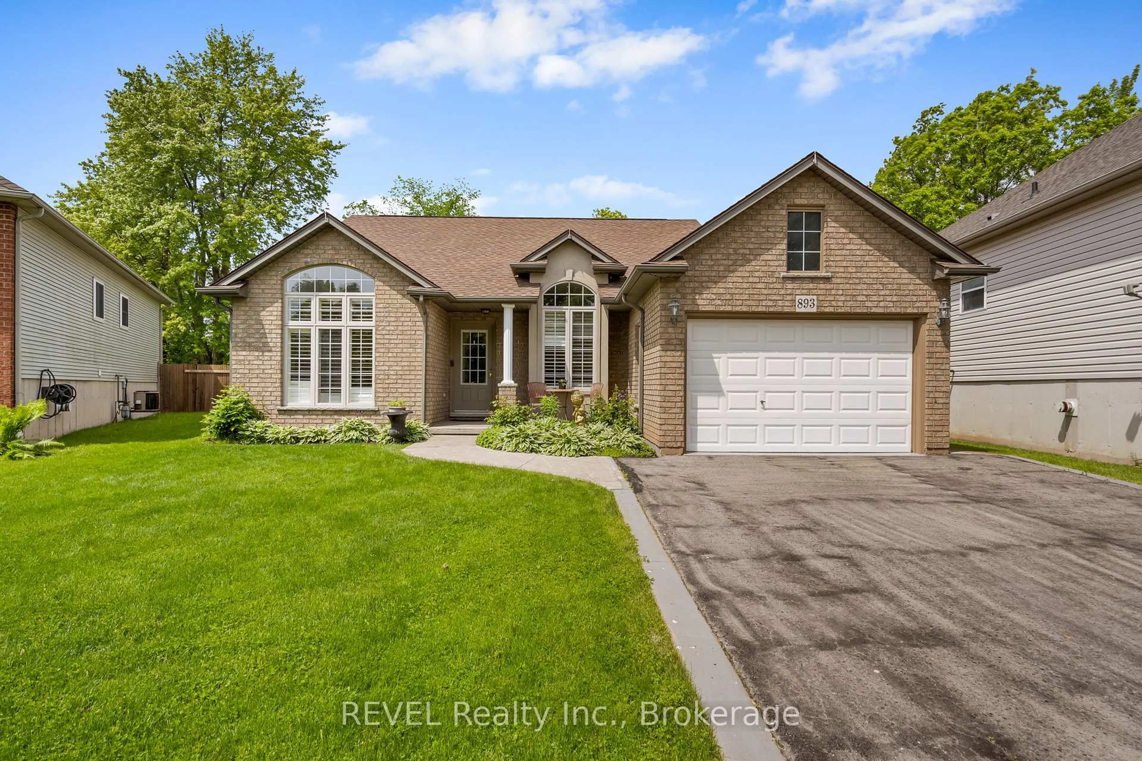 Home with brick exterior material, street for 893 Canada Dr, Fort Erie Ontario L2A 6E9