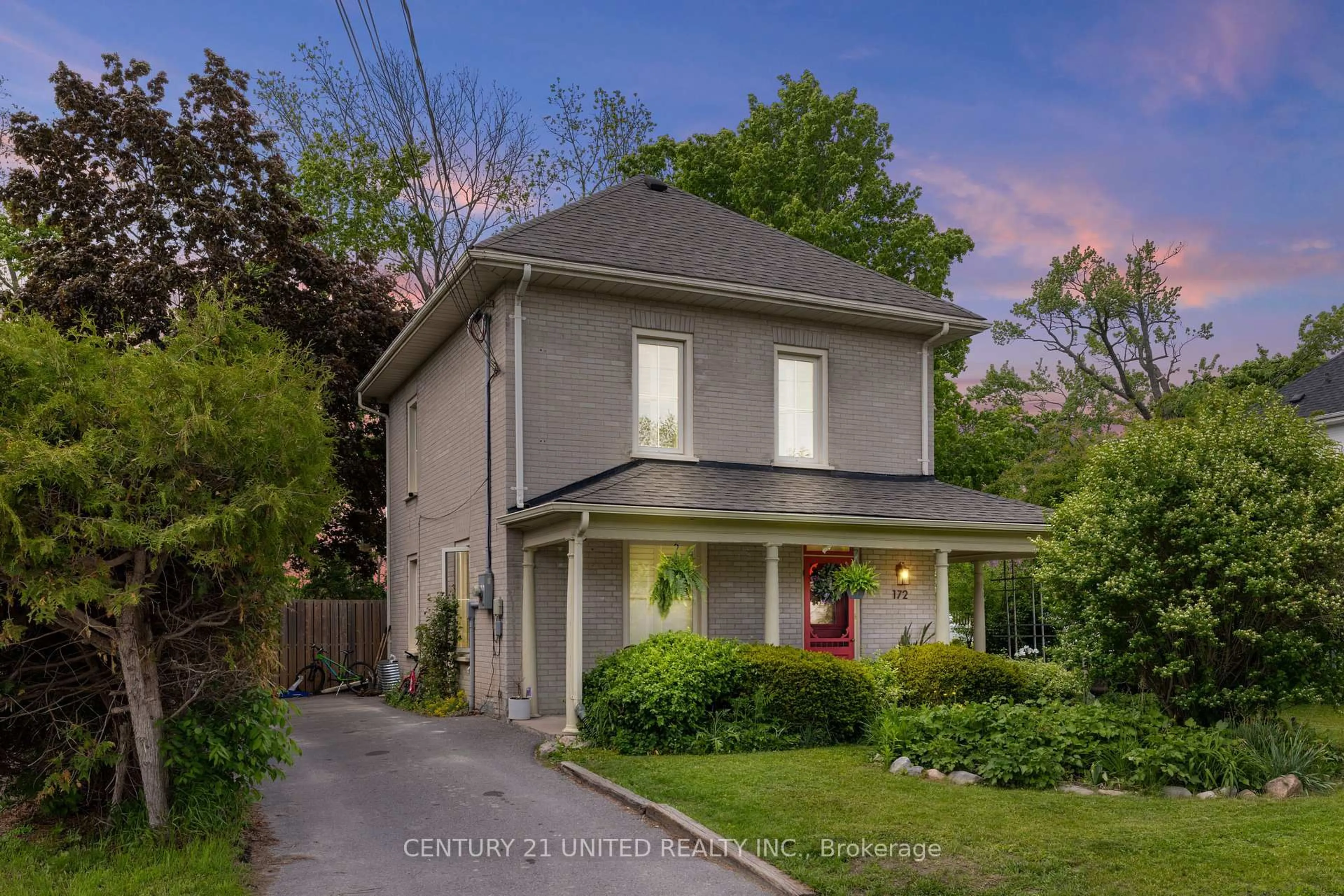 Unknown for 172 Queen St, Selwyn Ontario K0L 2H0
