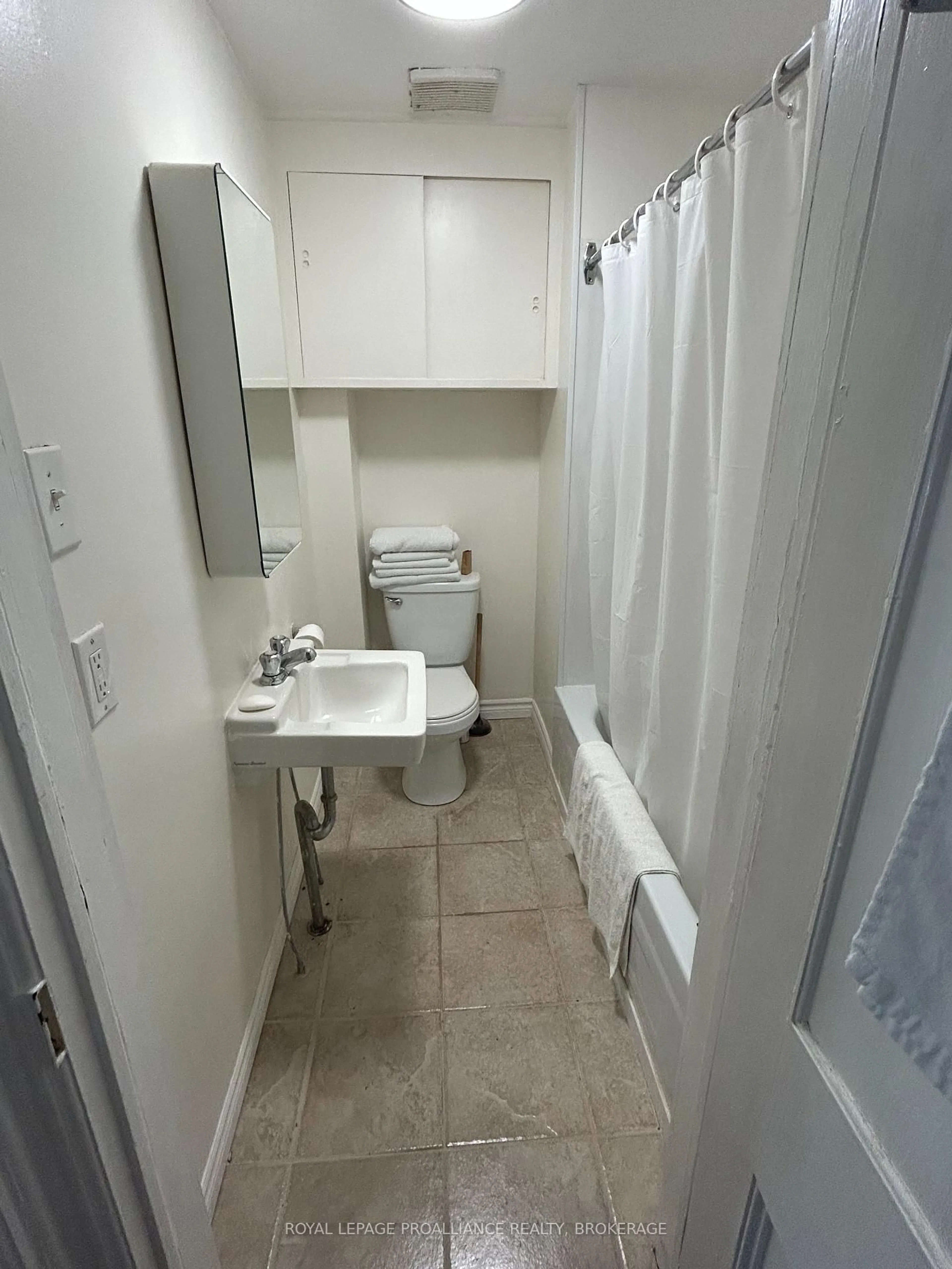 Standard bathroom, floor is not visible for 76 - 78 North St, Kingston Ontario K7K 1J9